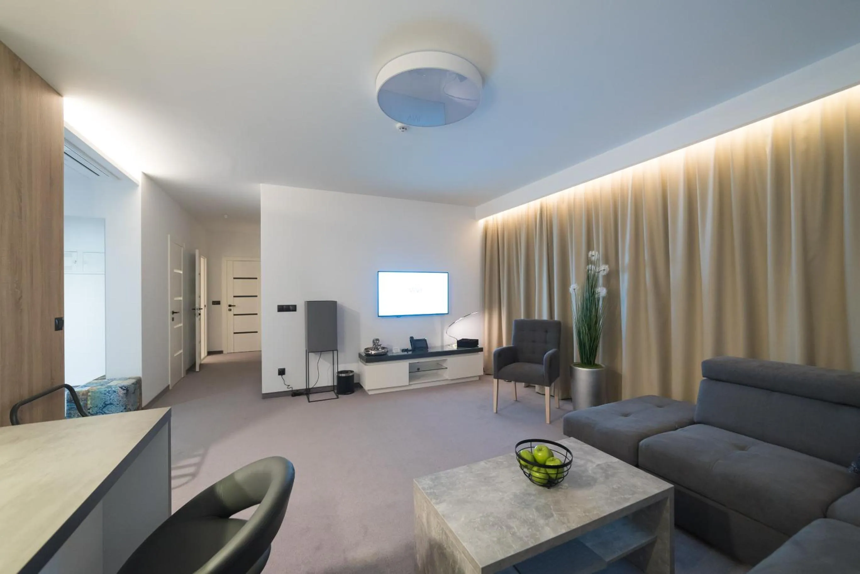 TV and multimedia in Apart-Hotel VIVI RESIDENCE & SPA