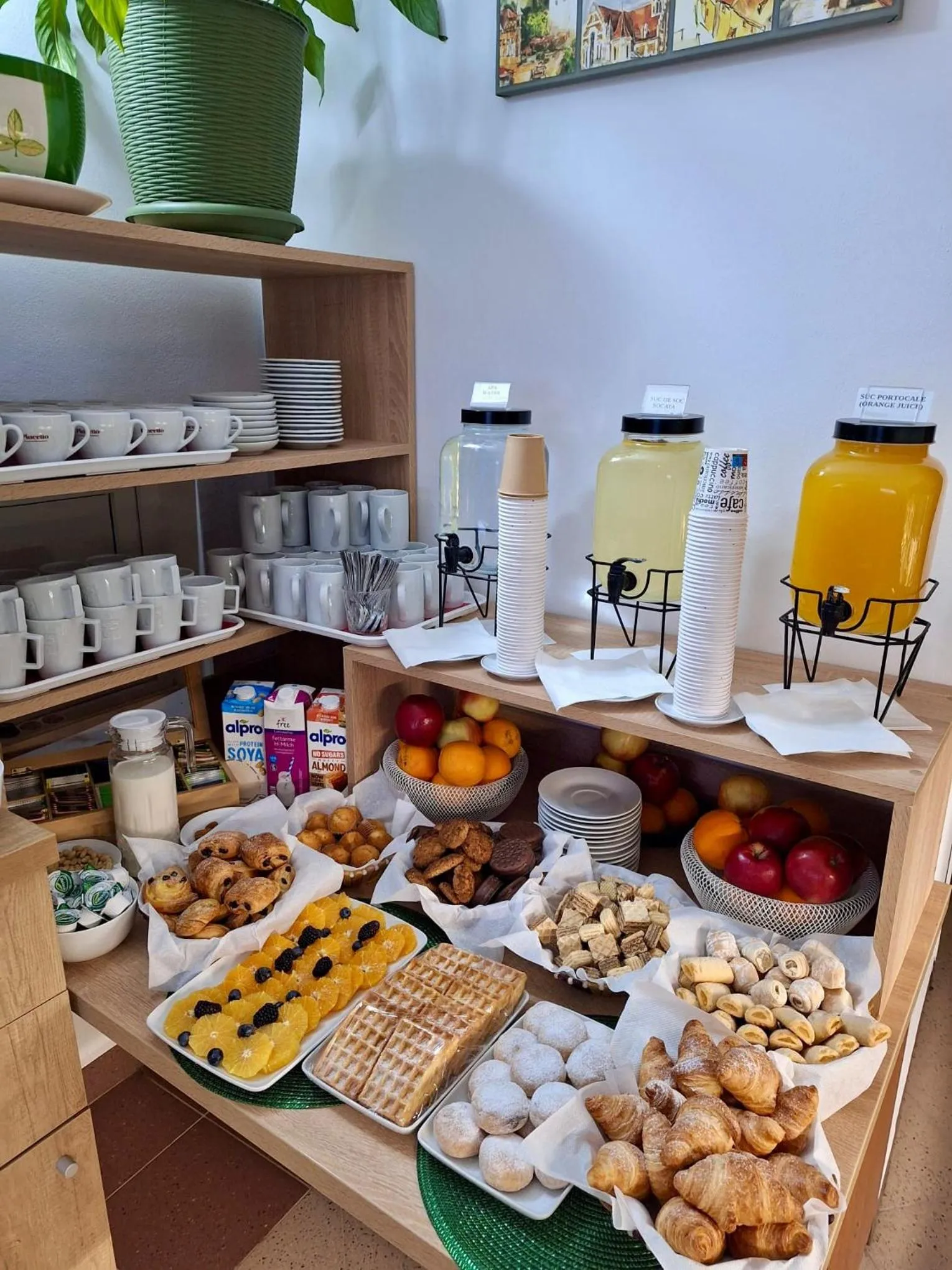 Breakfast in Long Street Hotel