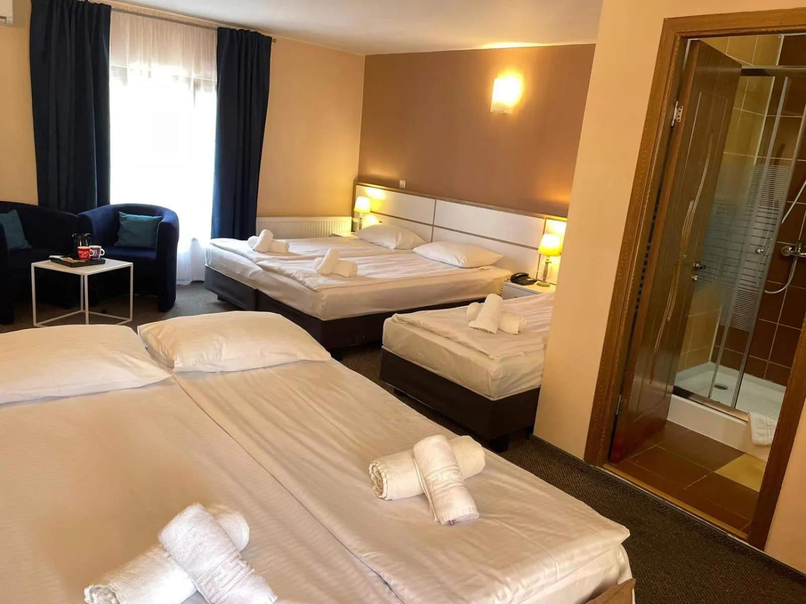 Coffee/tea facilities, Bed in Long Street Hotel