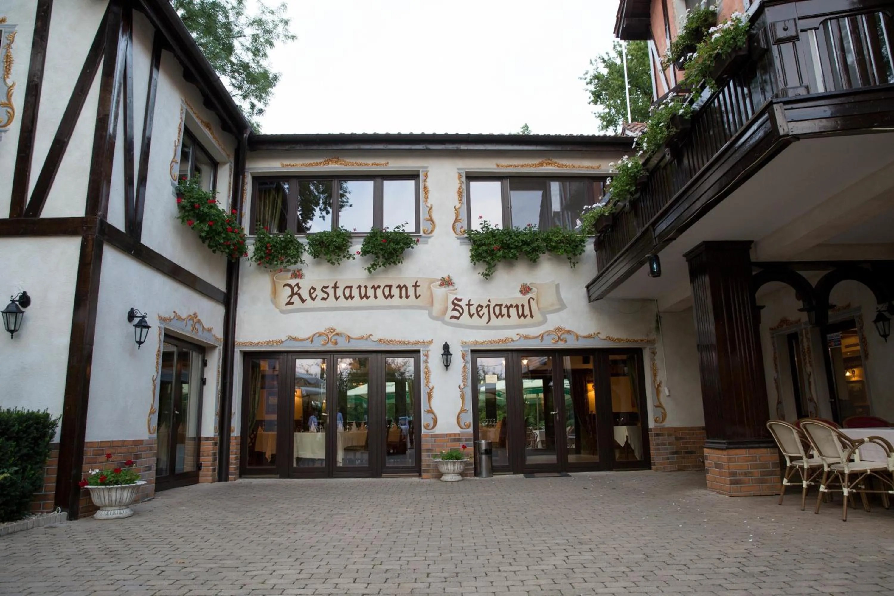 Facade/entrance in Hotel Stejarul