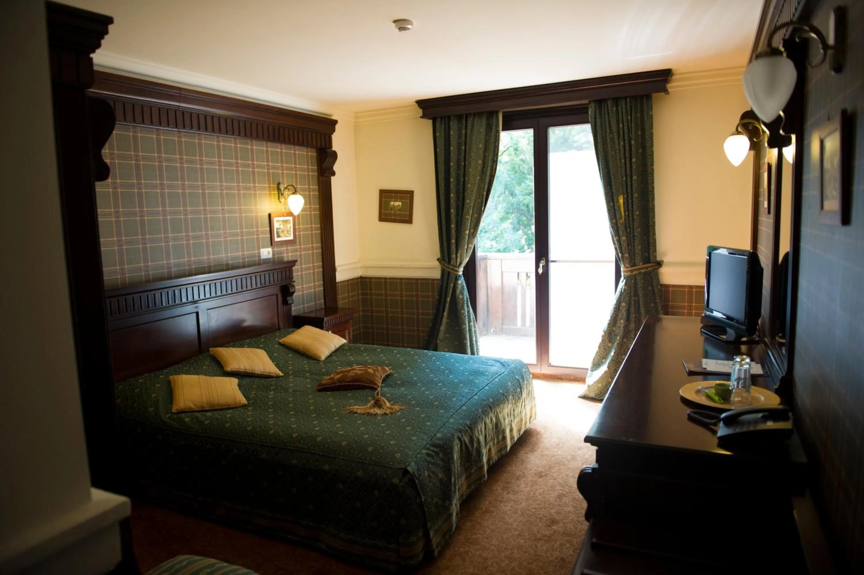 Bed in Hotel Stejarul