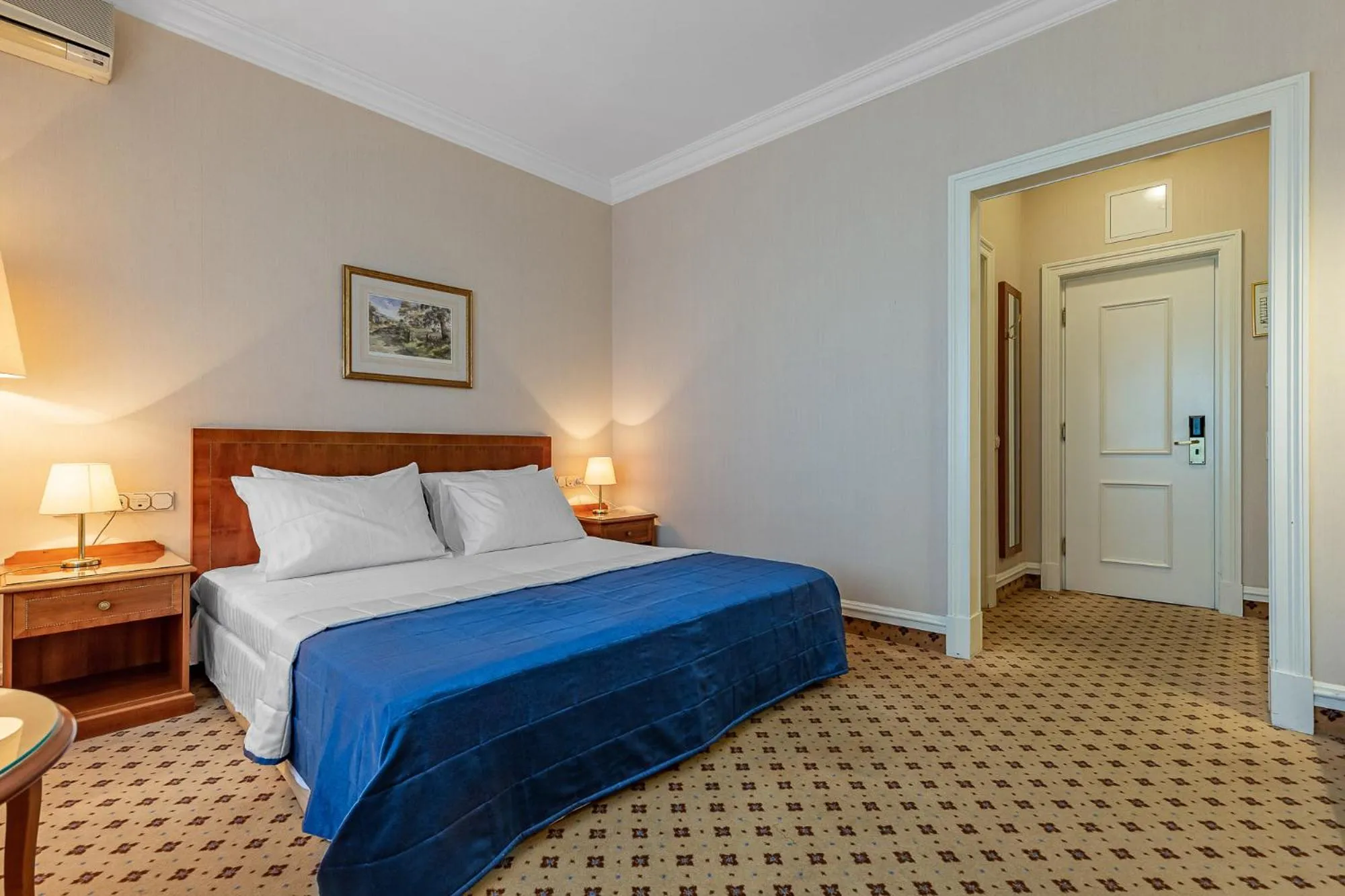 Decorative detail, Bed in Natsionalny Hotel