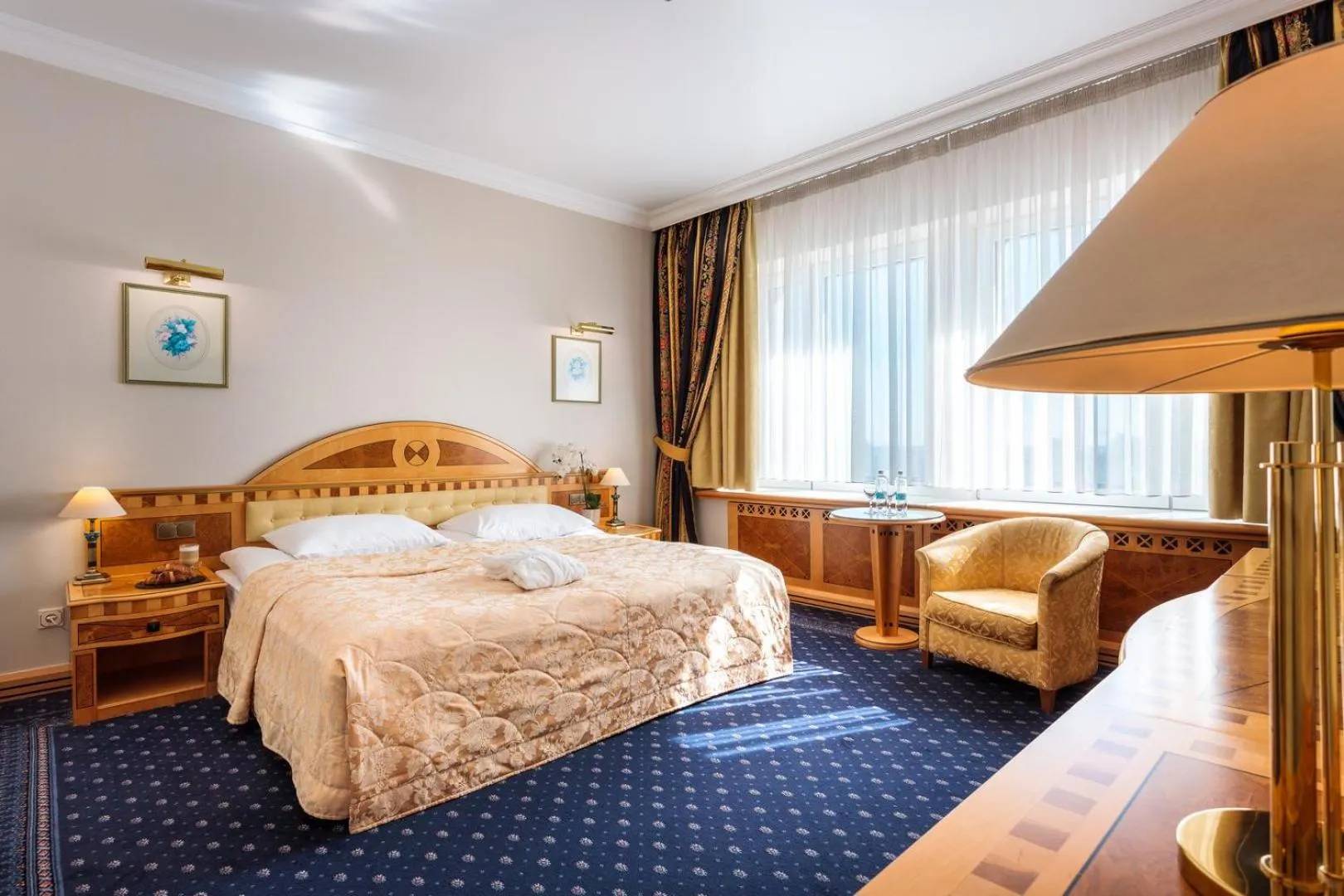 Photo of the whole room, Bed in Natsionalny Hotel