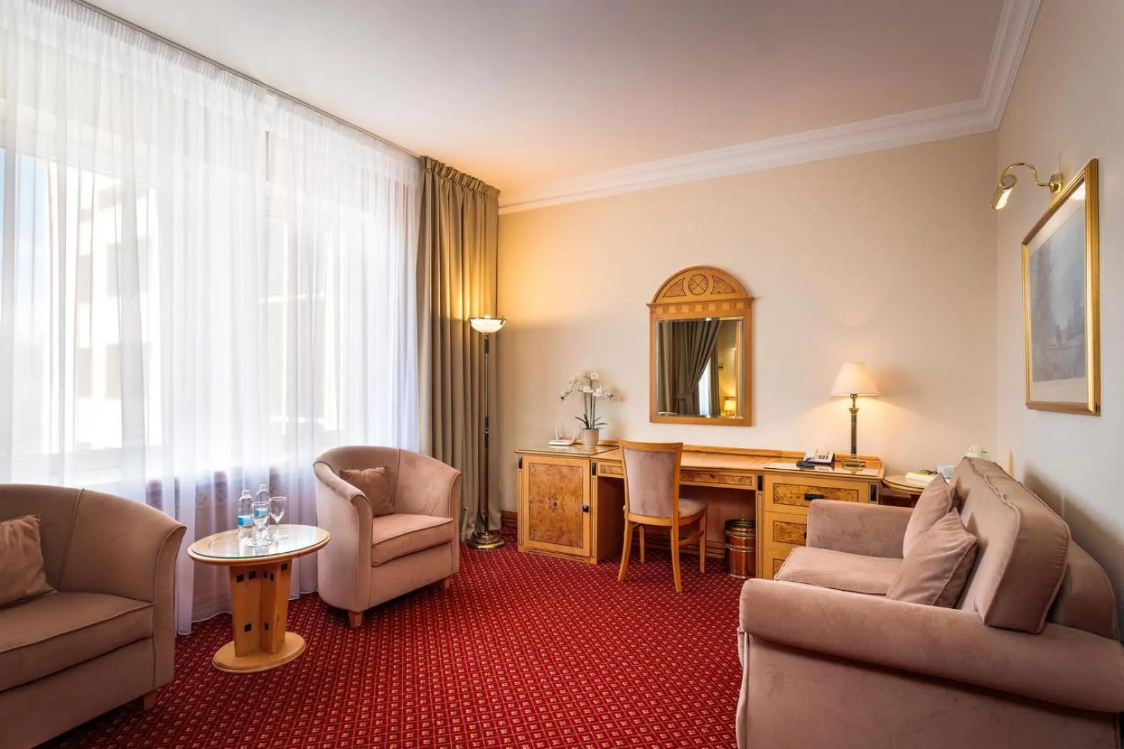 Photo of the whole room in Natsionalny Hotel