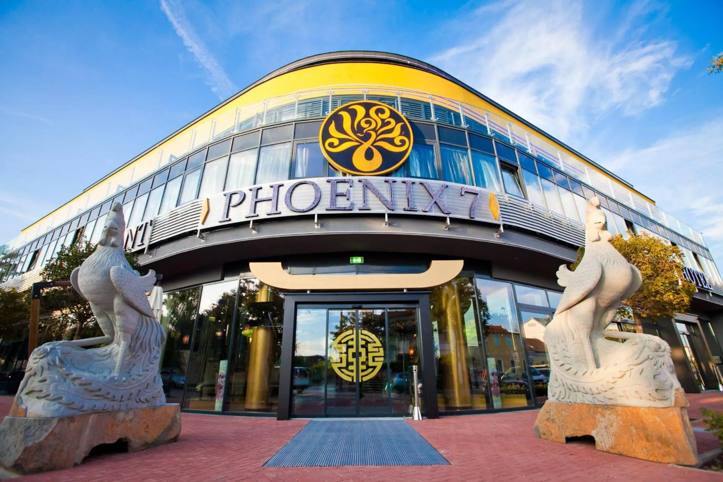 Facade/entrance in Phoenix7