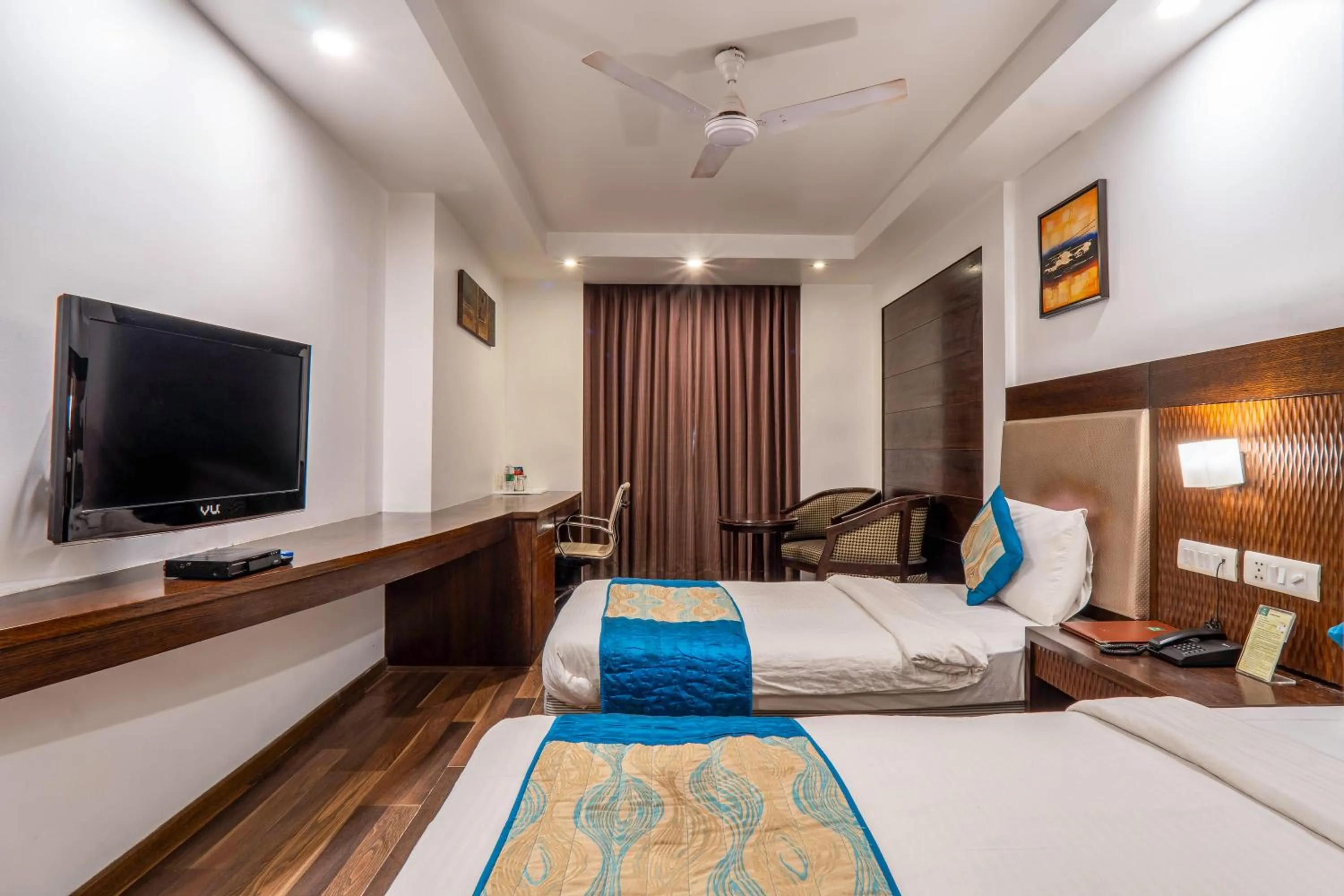 Bed in Hotel Le Roi Near New Delhi Railway Station