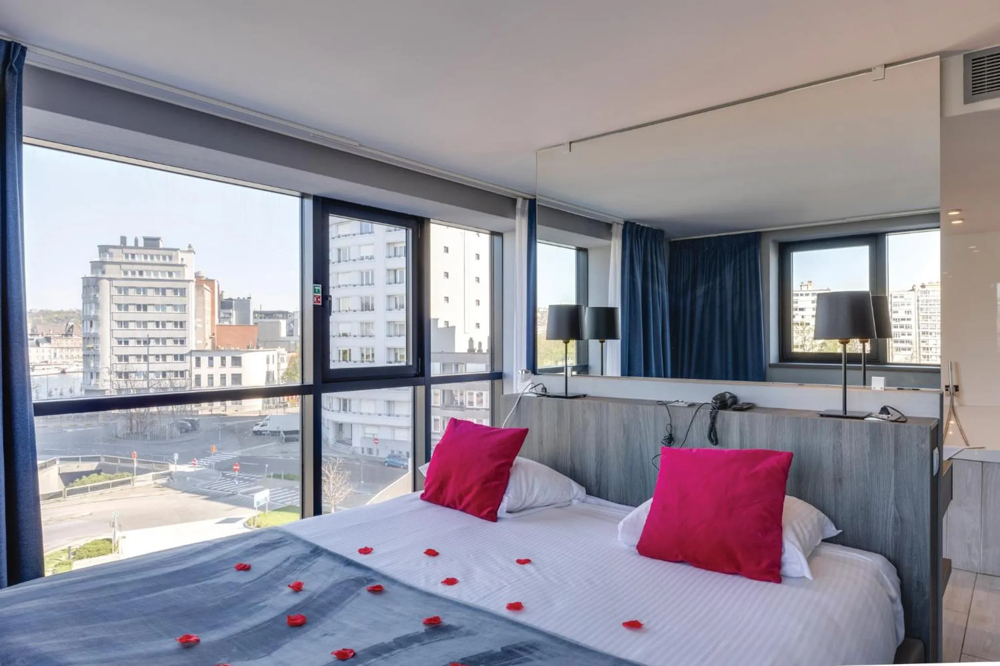 Bed in Van der Valk Hotel Liège Congres