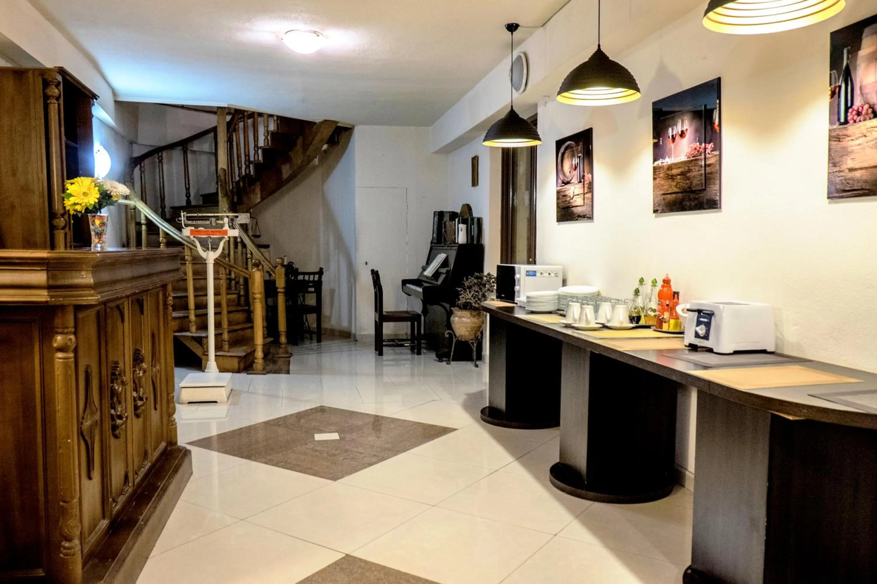 Coffee/tea facilities in Georgian House