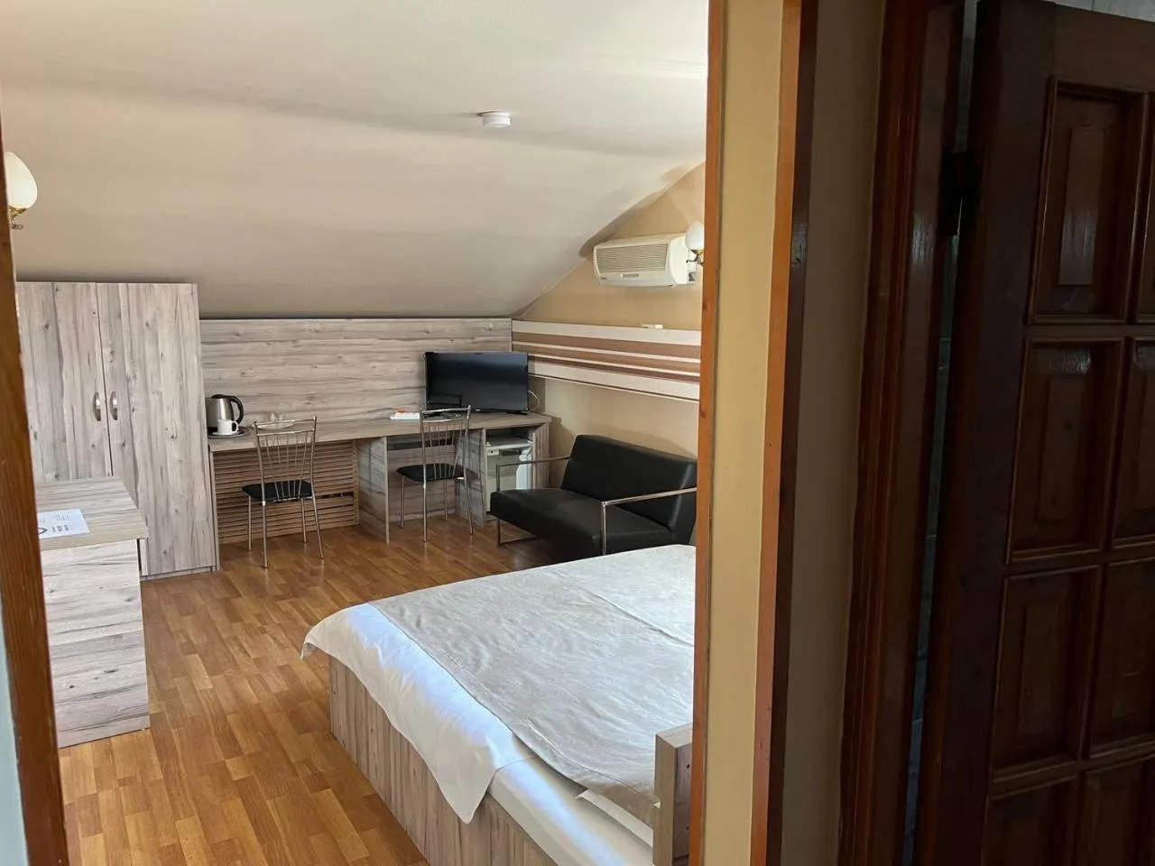 Photo of the whole room, Bed in Georgian House