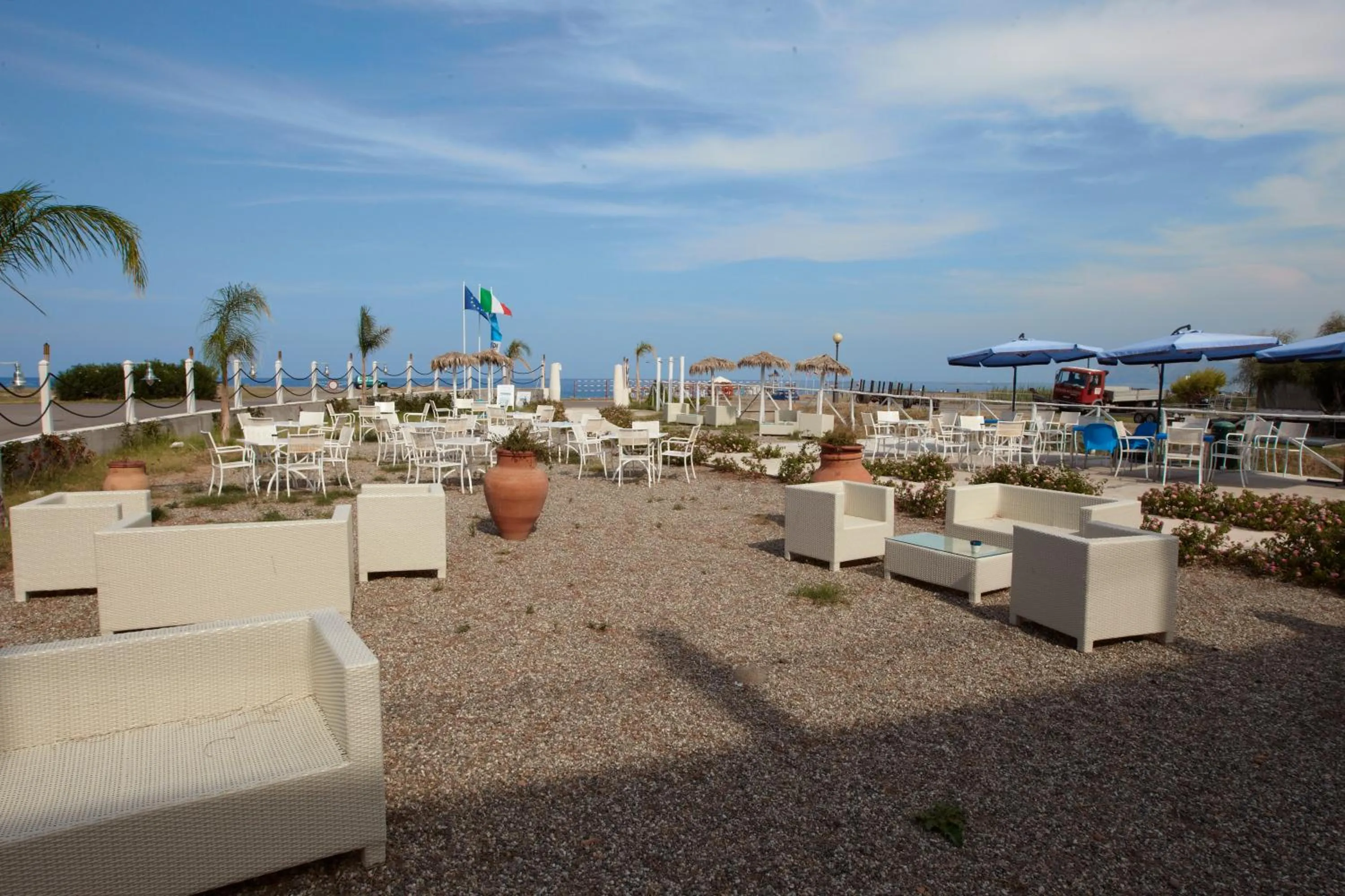 Facade/entrance in Yachting Club Mare