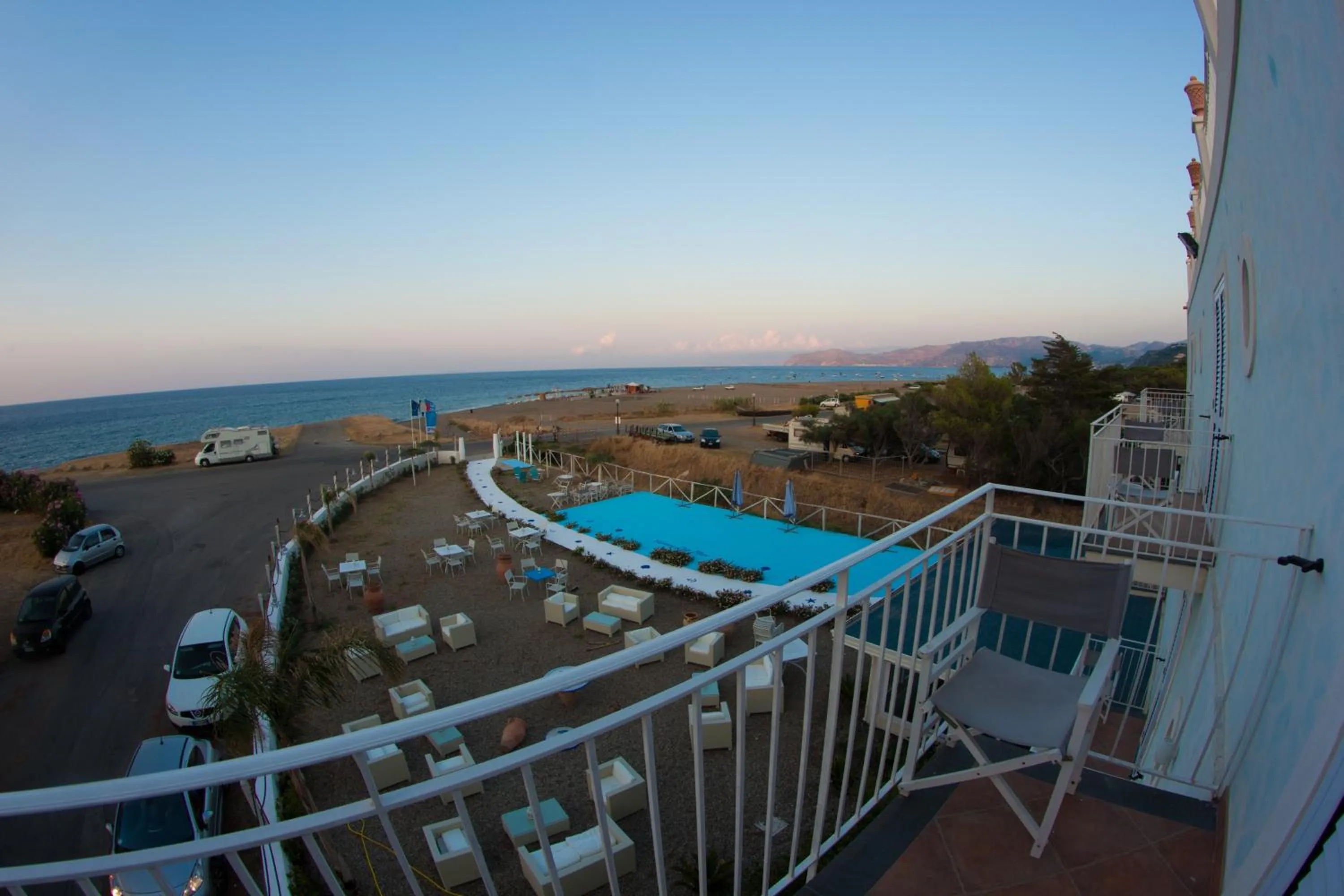 Facade/entrance in Yachting Club Mare