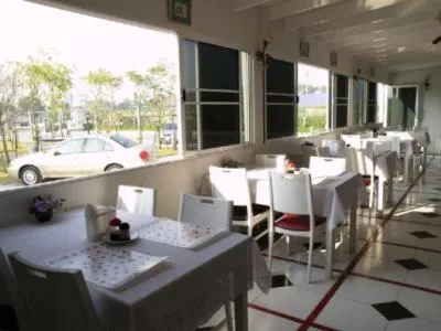 Restaurant/places to eat in Chomdao Hotel