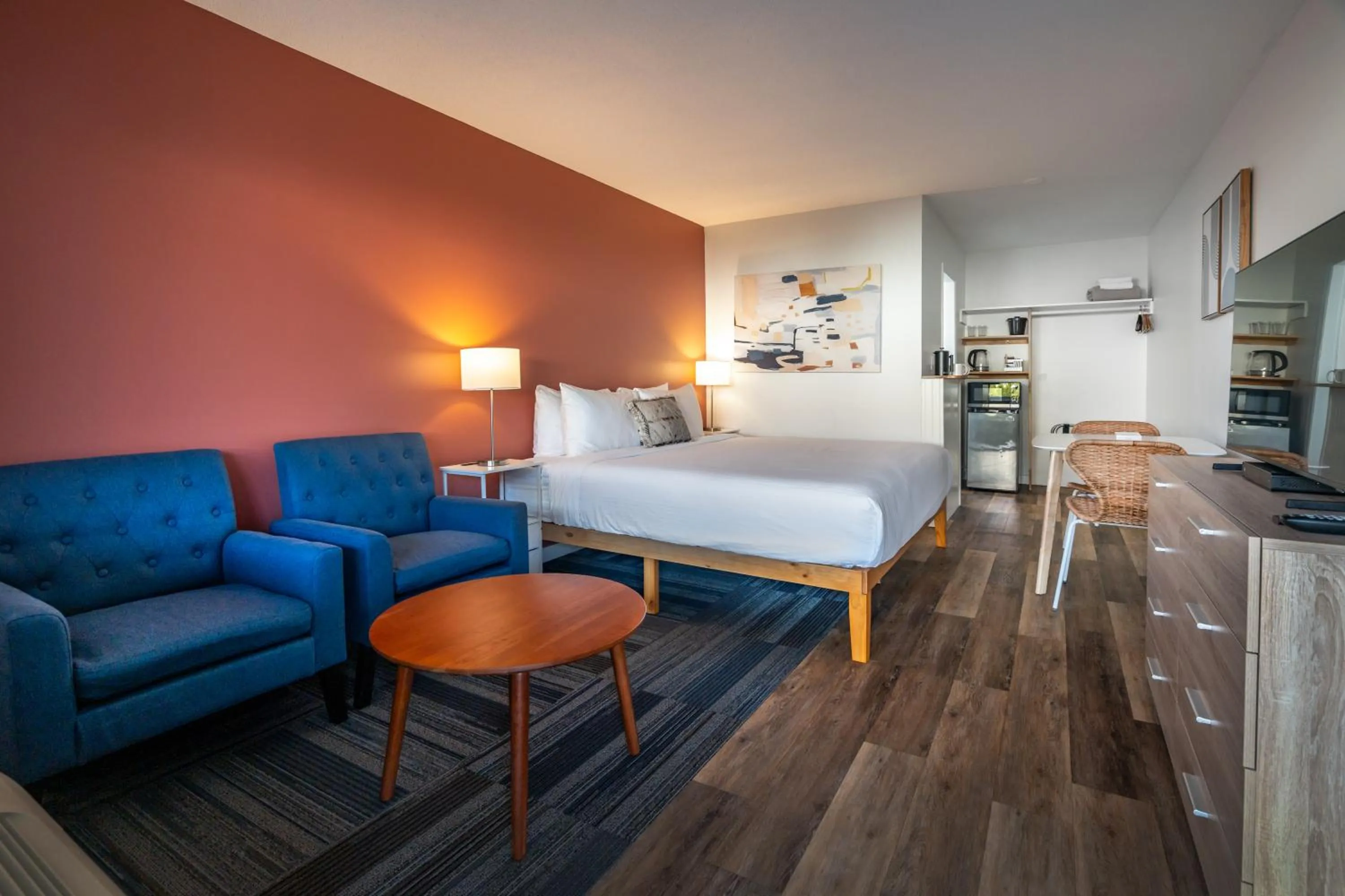 Bed in Okanagan Lakefront Resort