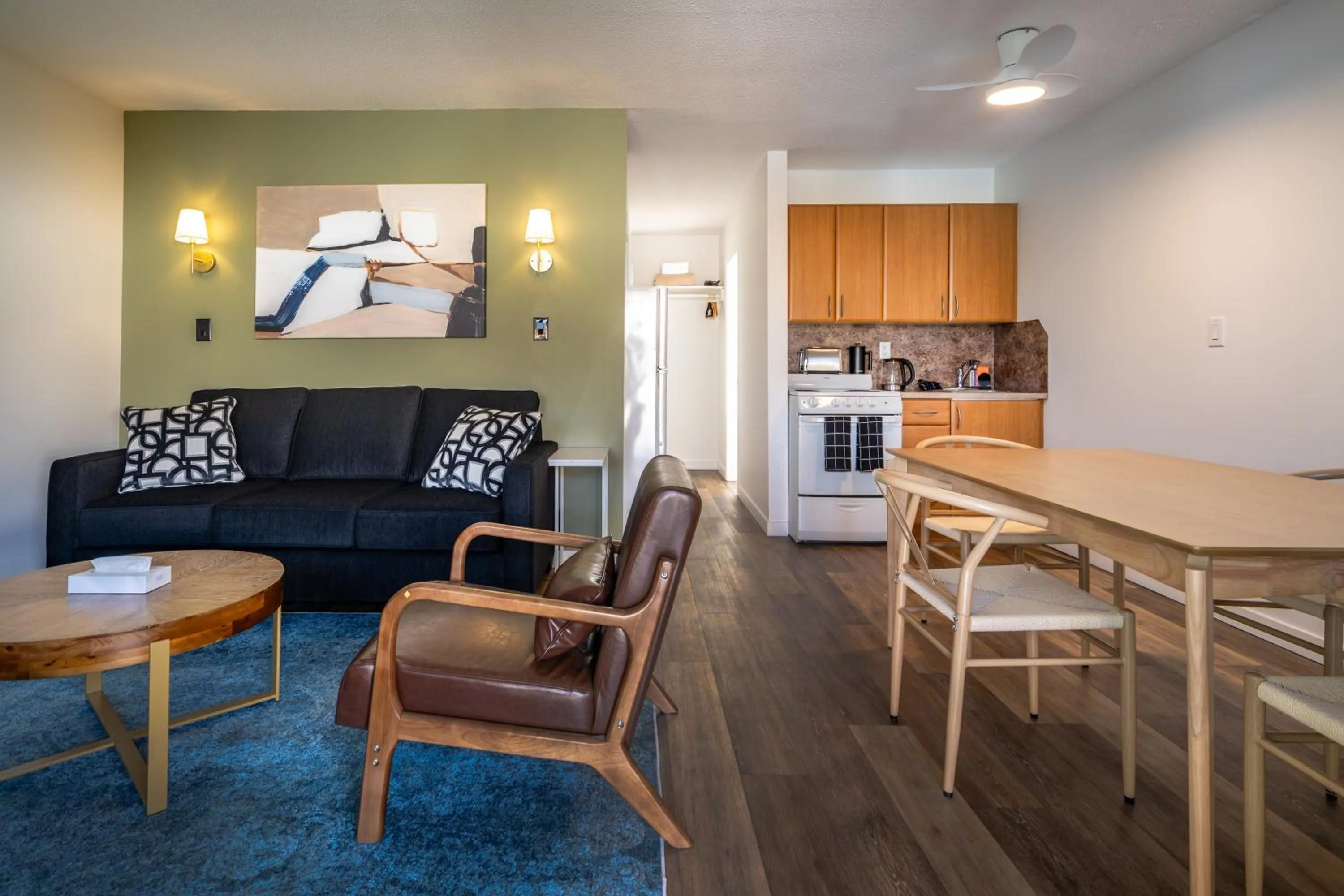 Kitchen or kitchenette in Okanagan Lakefront Resort