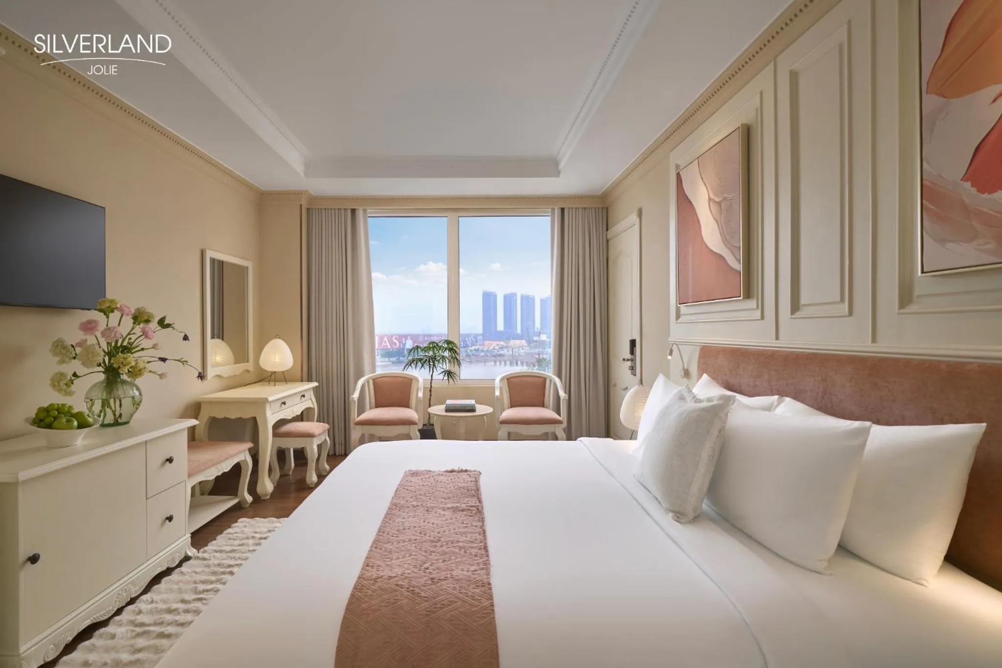 Photo of the whole room, Bed in Silverland Jolie Hotel