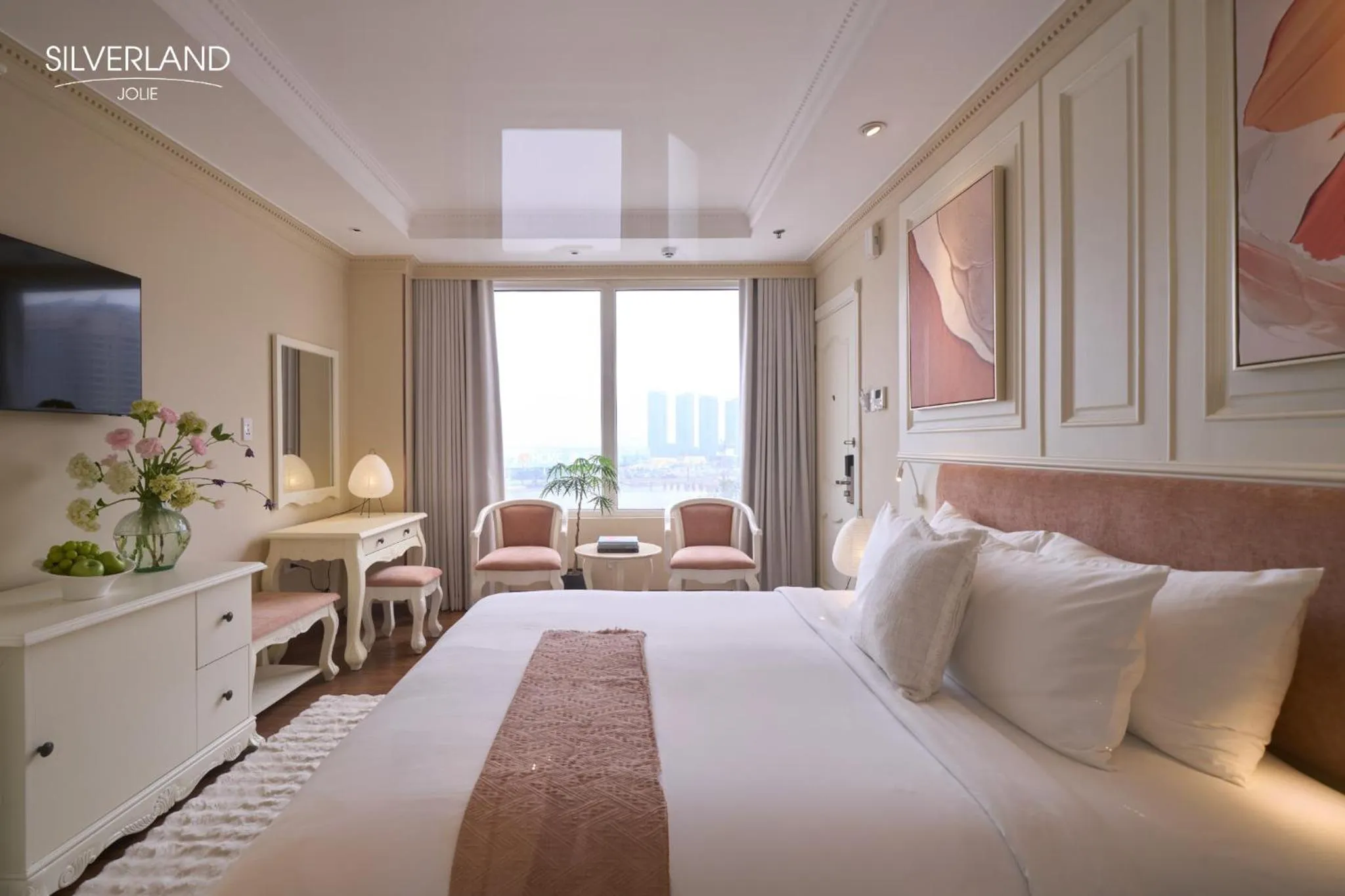 View (from property/room), Bed in Silverland Jolie Hotel