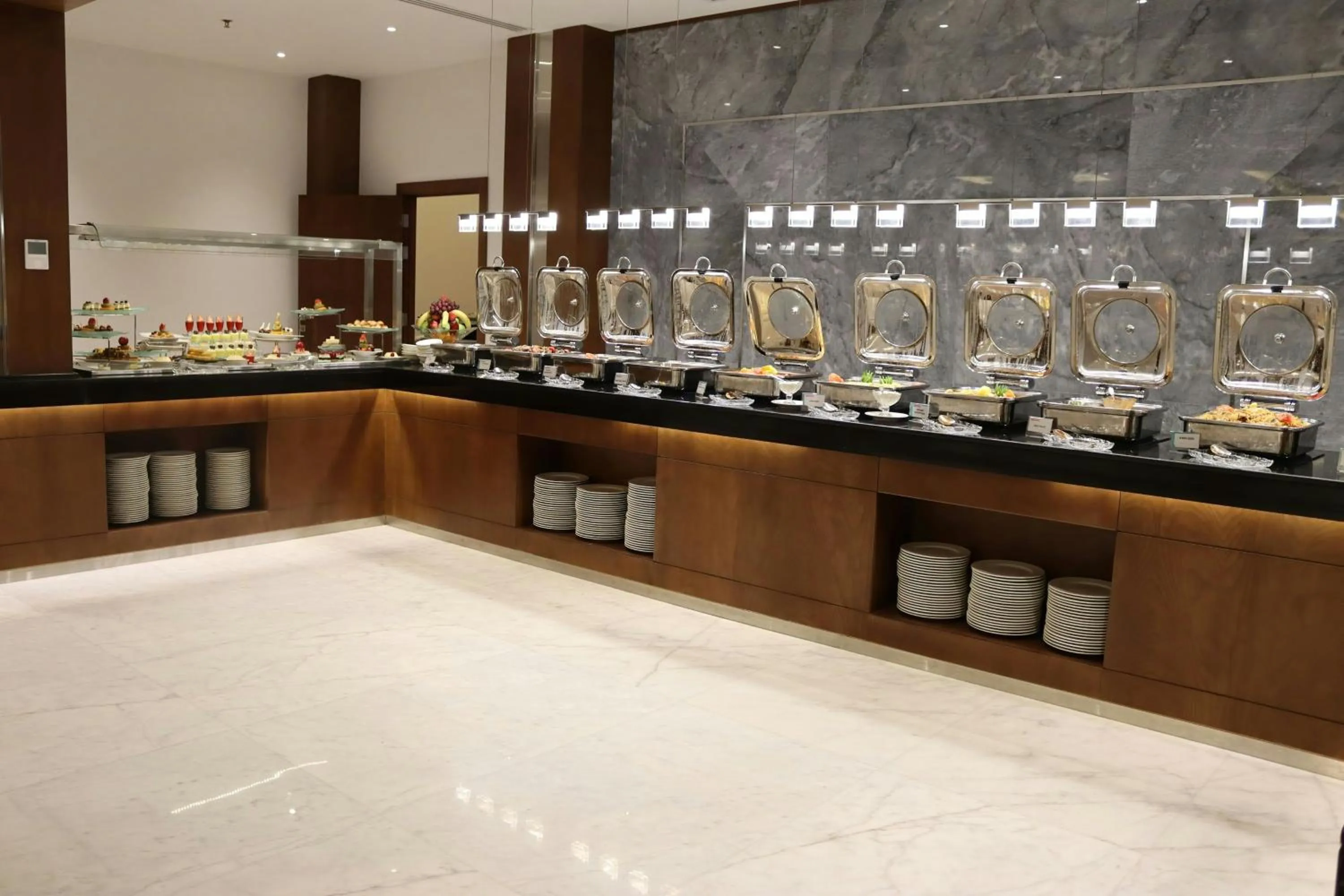 Restaurant/places to eat in Le Meridien Medina