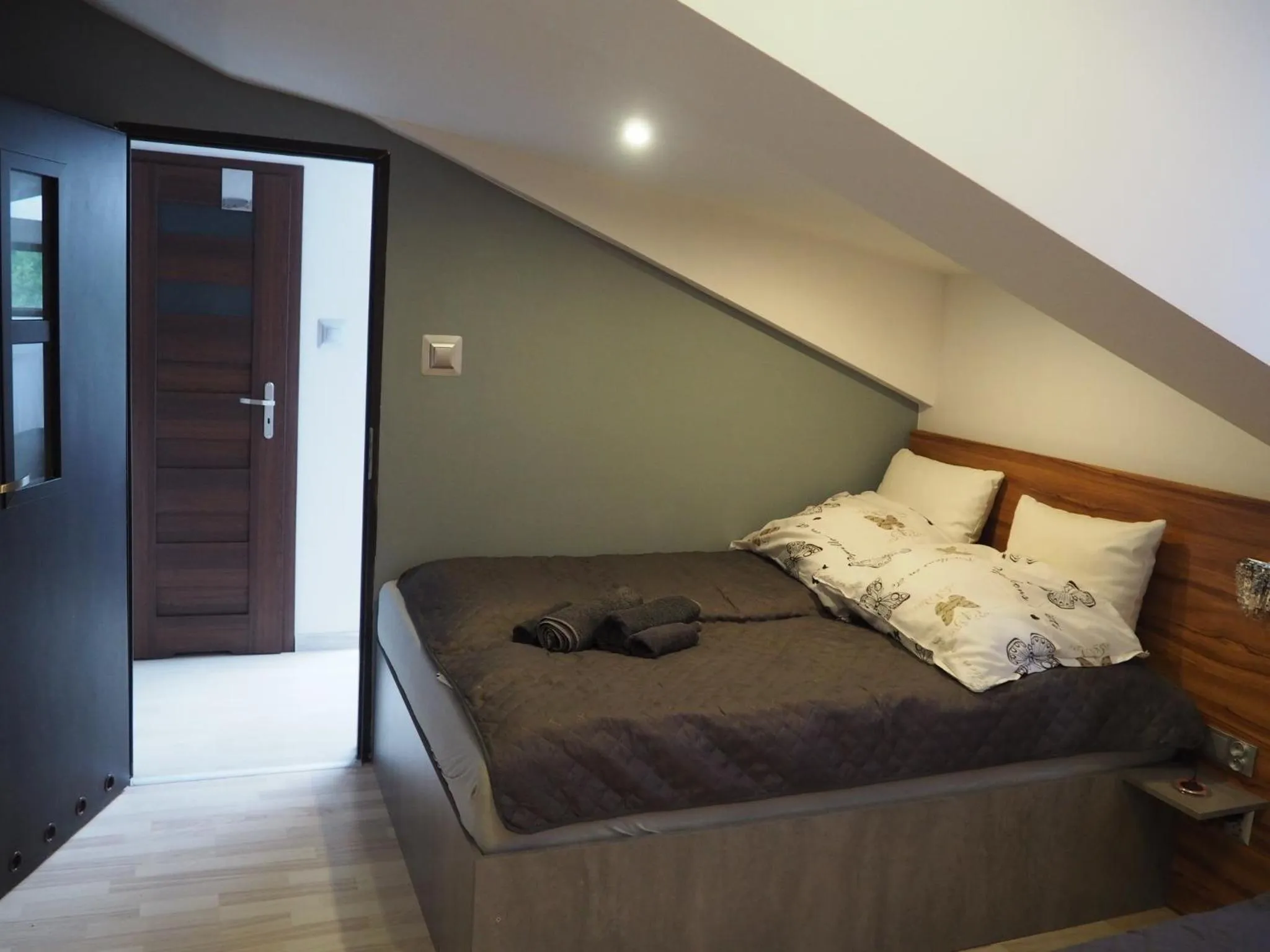 Bed in Station Apartments Katowa 11