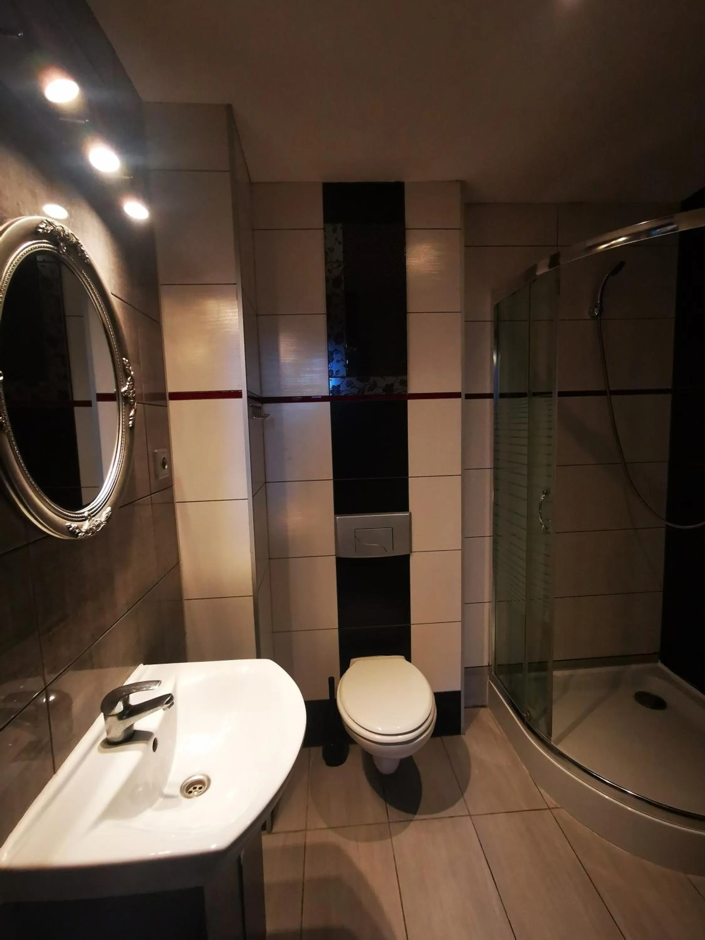 Bathroom in Station Apartments Katowa 11