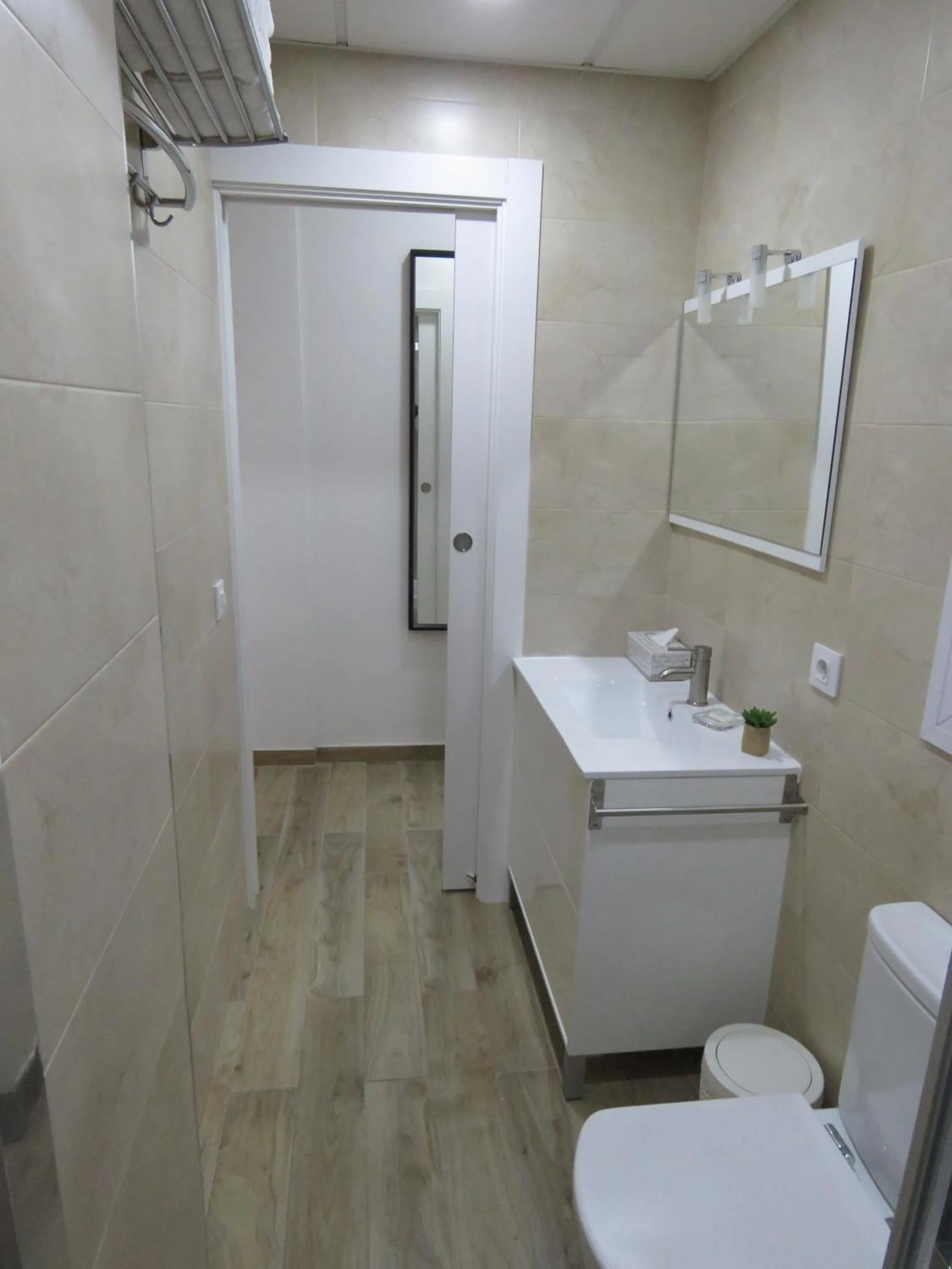 Toilet in Living Sevilla Apartments Hércules