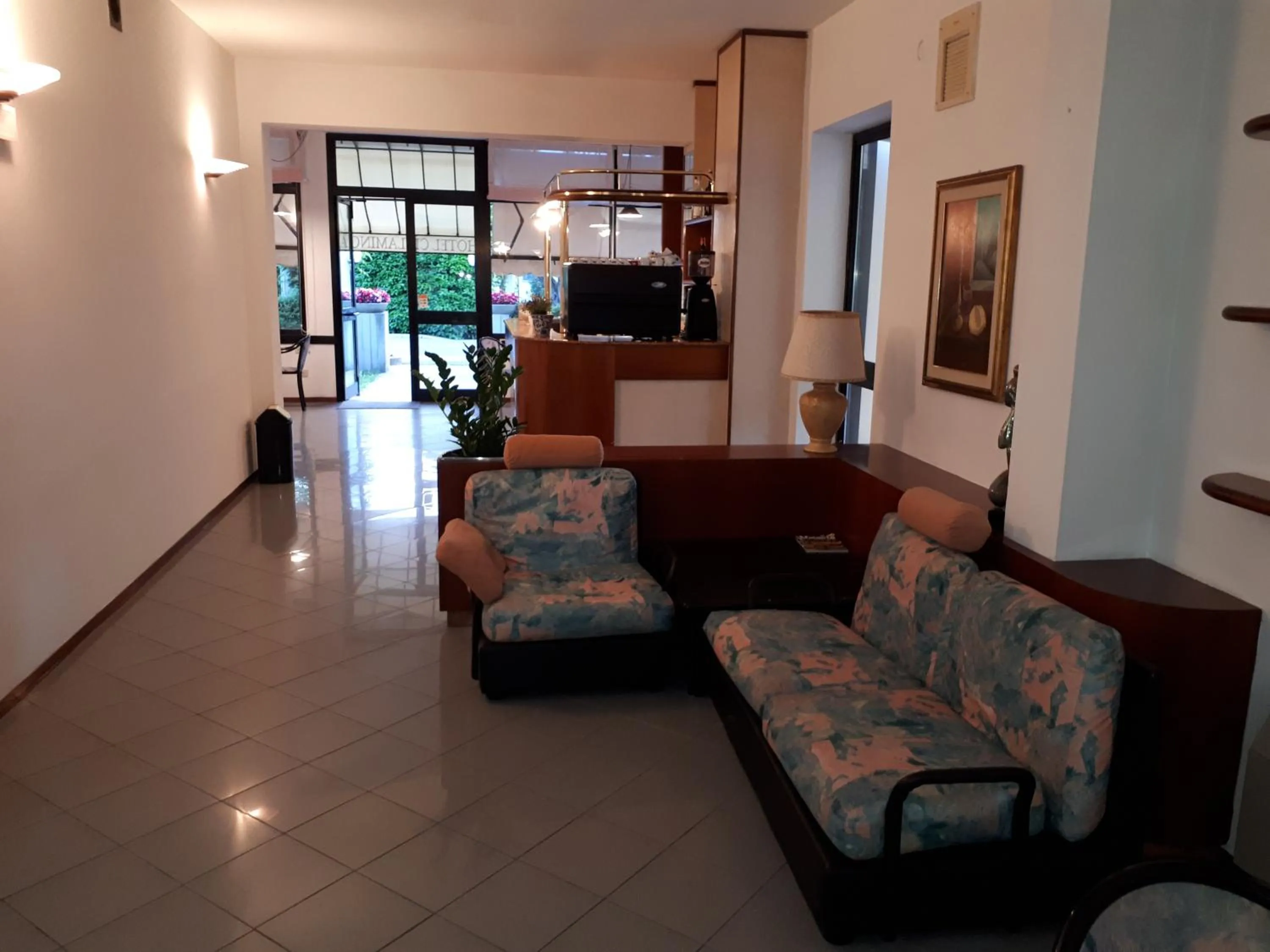 Communal lounge/ TV room in Hotel Ciclamino