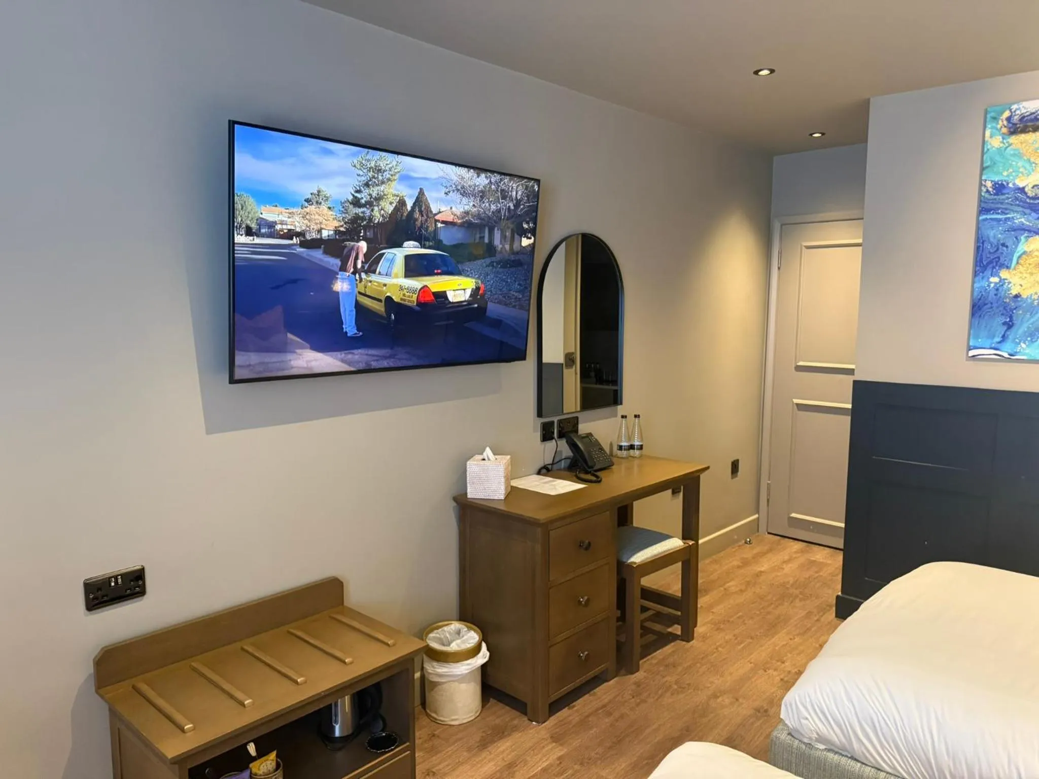 TV and multimedia, Bed in The George Hotel Easingwold