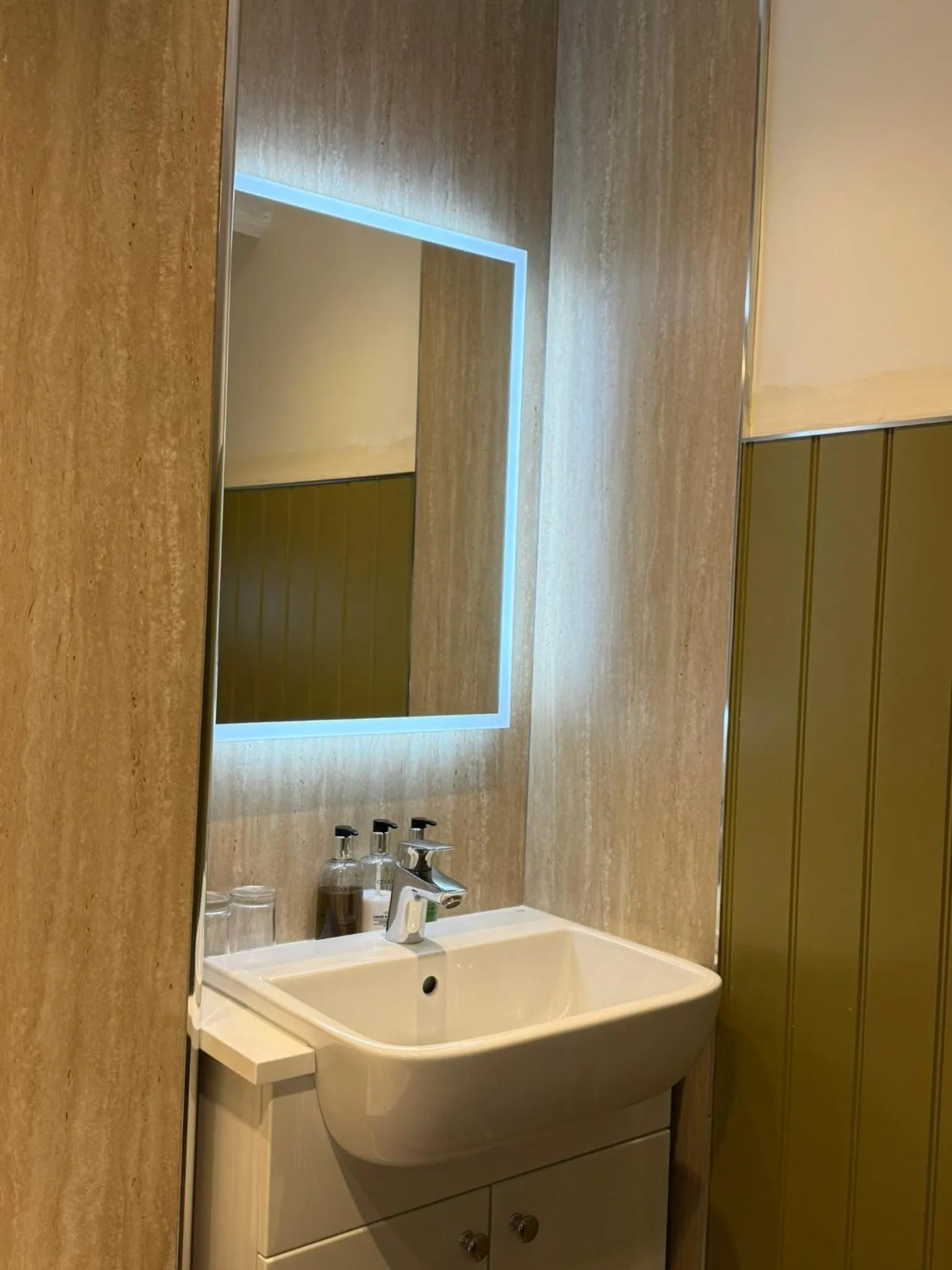 Bathroom in The George Hotel Easingwold