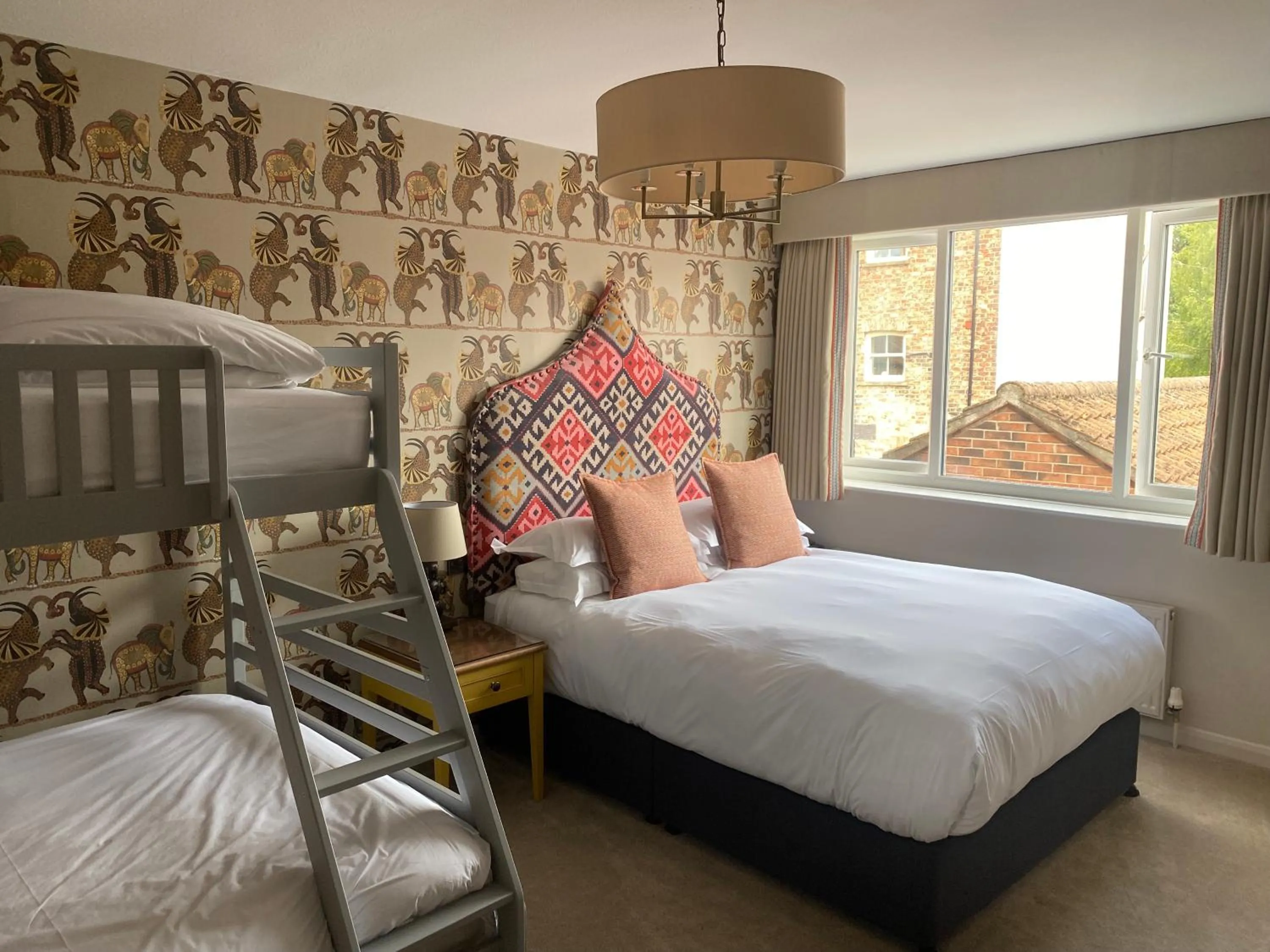 bunk bed, Bed in The George Hotel Easingwold