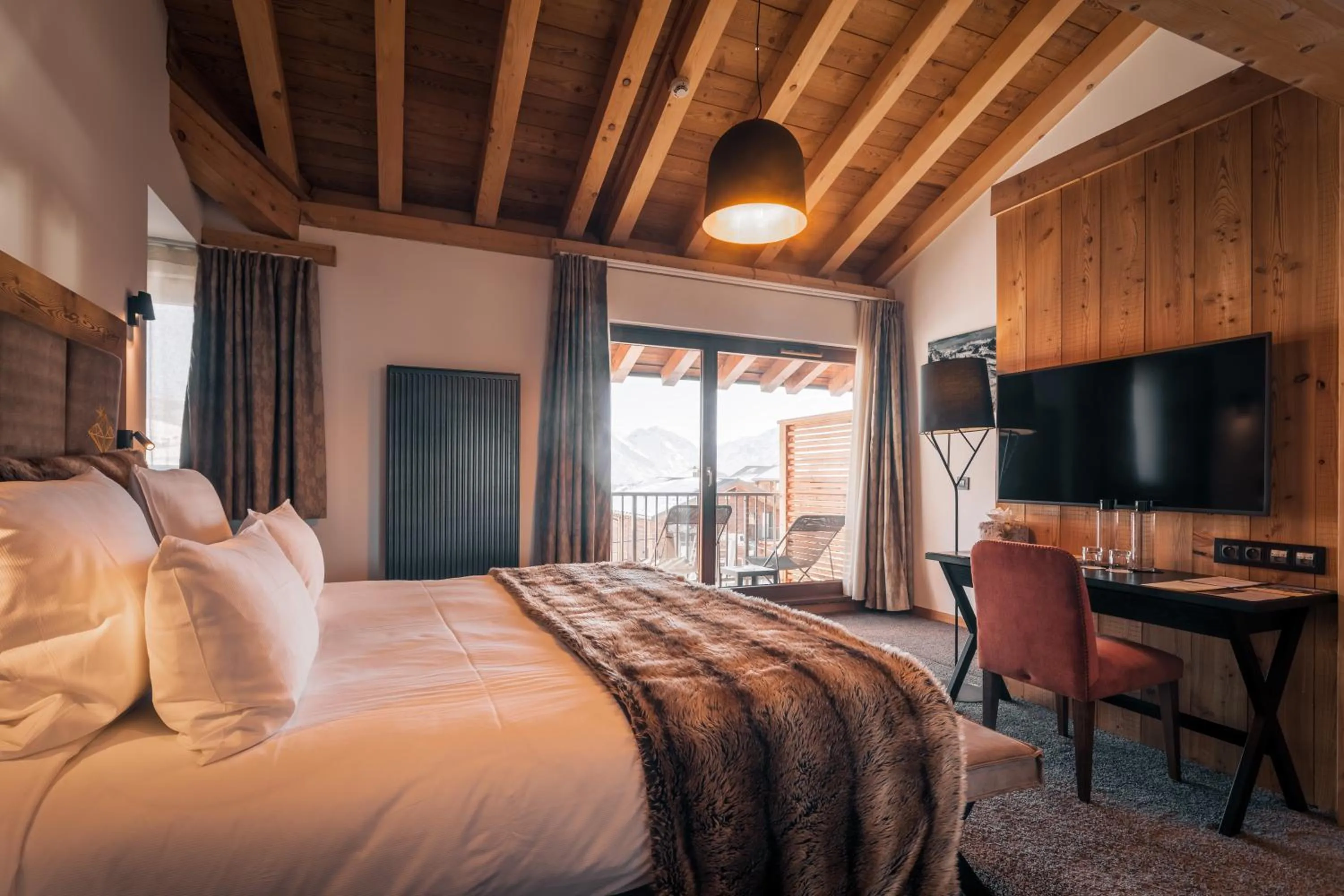 Photo of the whole room, Bed in Hôtel Daria-I Nor by Les Etincelles