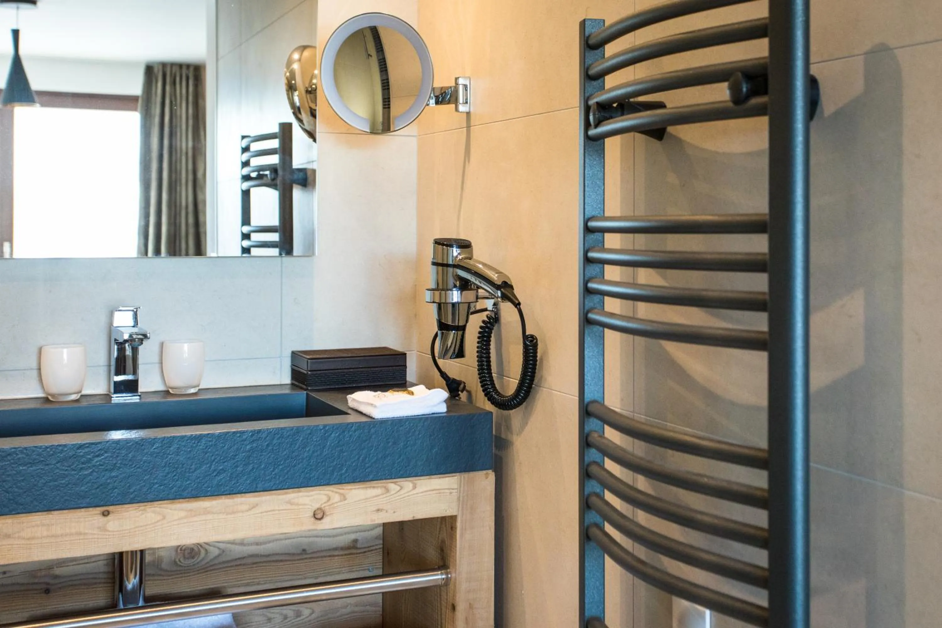 Bathroom in Hôtel Daria-I Nor by Les Etincelles