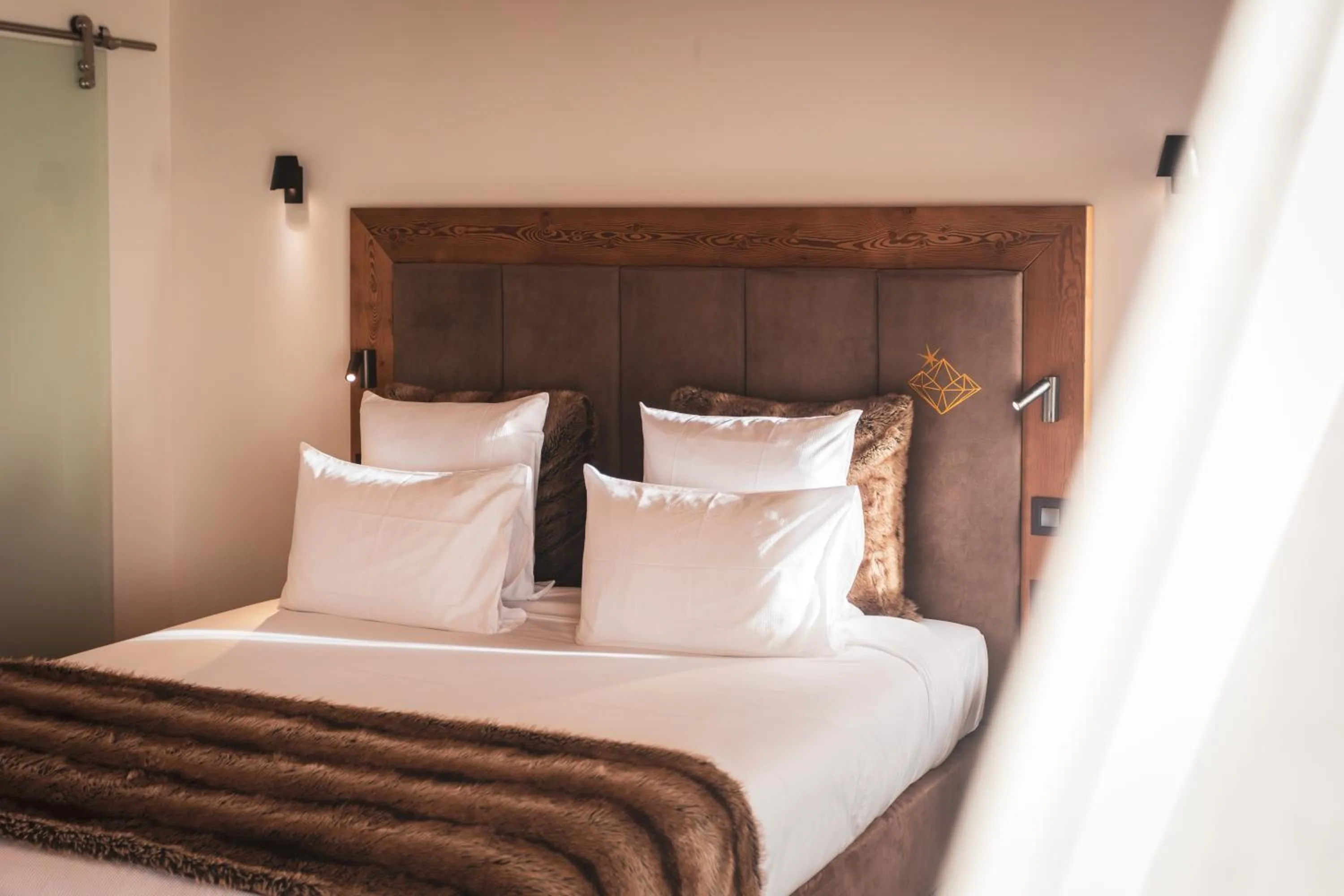 Bed in Hôtel Daria-I Nor by Les Etincelles