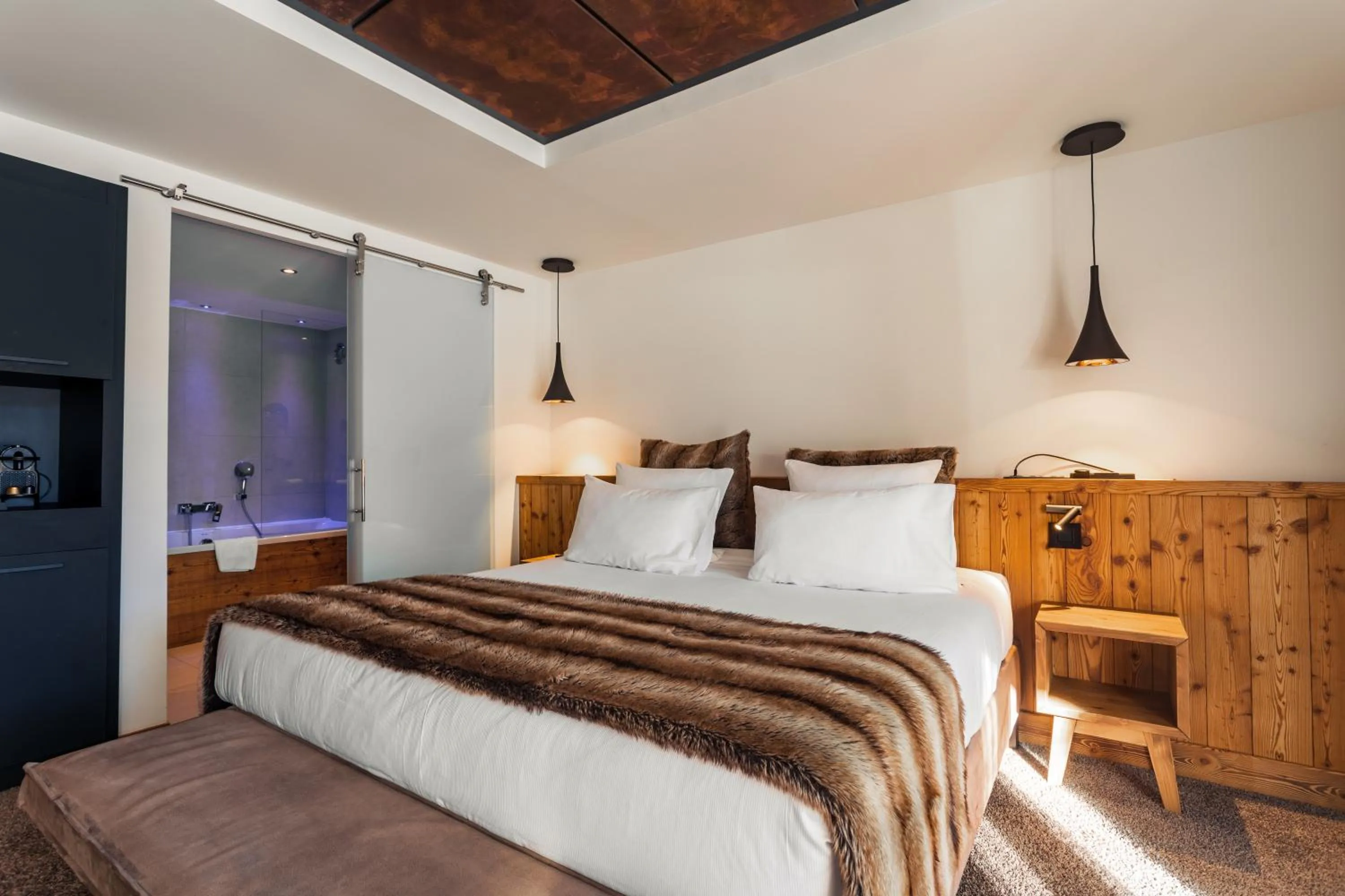 Bed in Hôtel Daria-I Nor by Les Etincelles