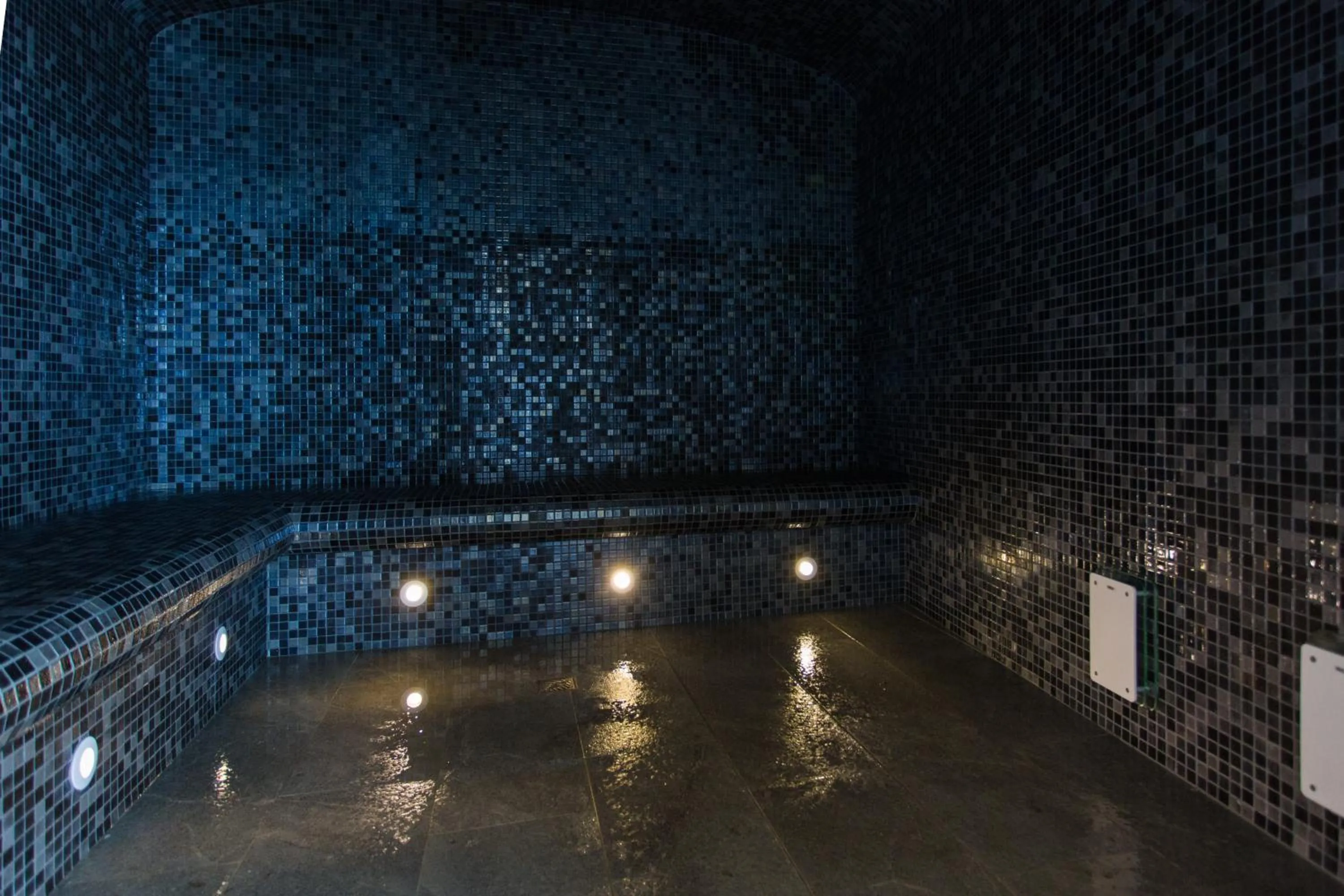 Steam room in Hôtel Daria-I Nor by Les Etincelles