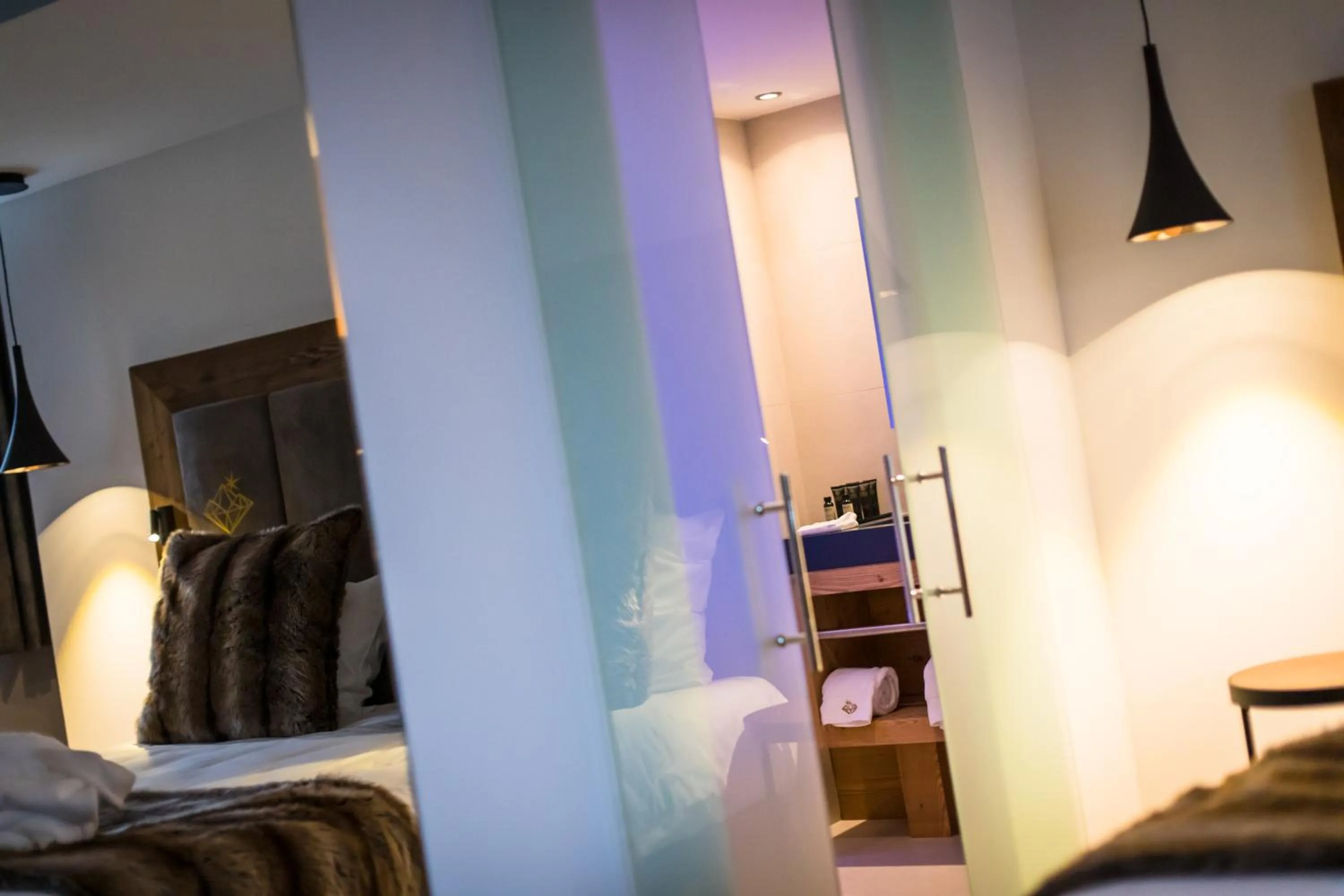 Bedroom, Bed in Hôtel Daria-I Nor by Les Etincelles