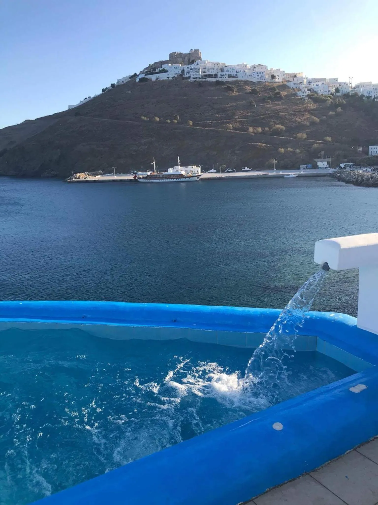 Restaurant/places to eat in Caldera Studios