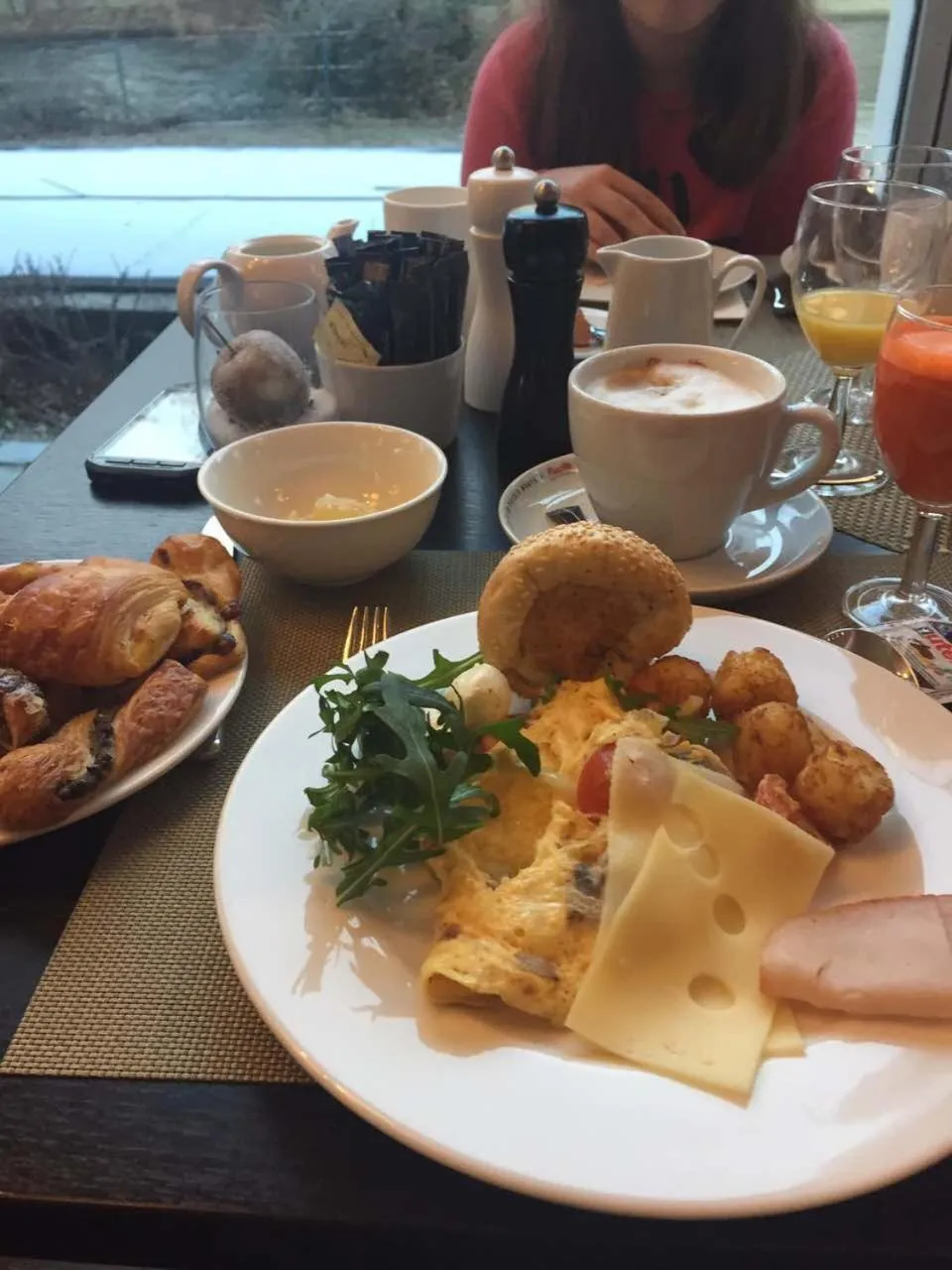 Restaurant/places to eat in Caldera Studios