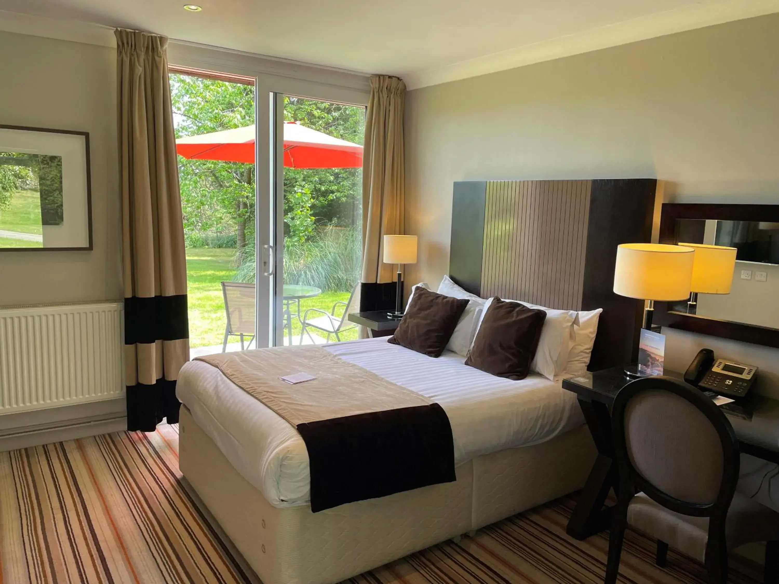 Double Room with Patio in Hartsfield Manor Double Room with Patio in Hartsfield Manor