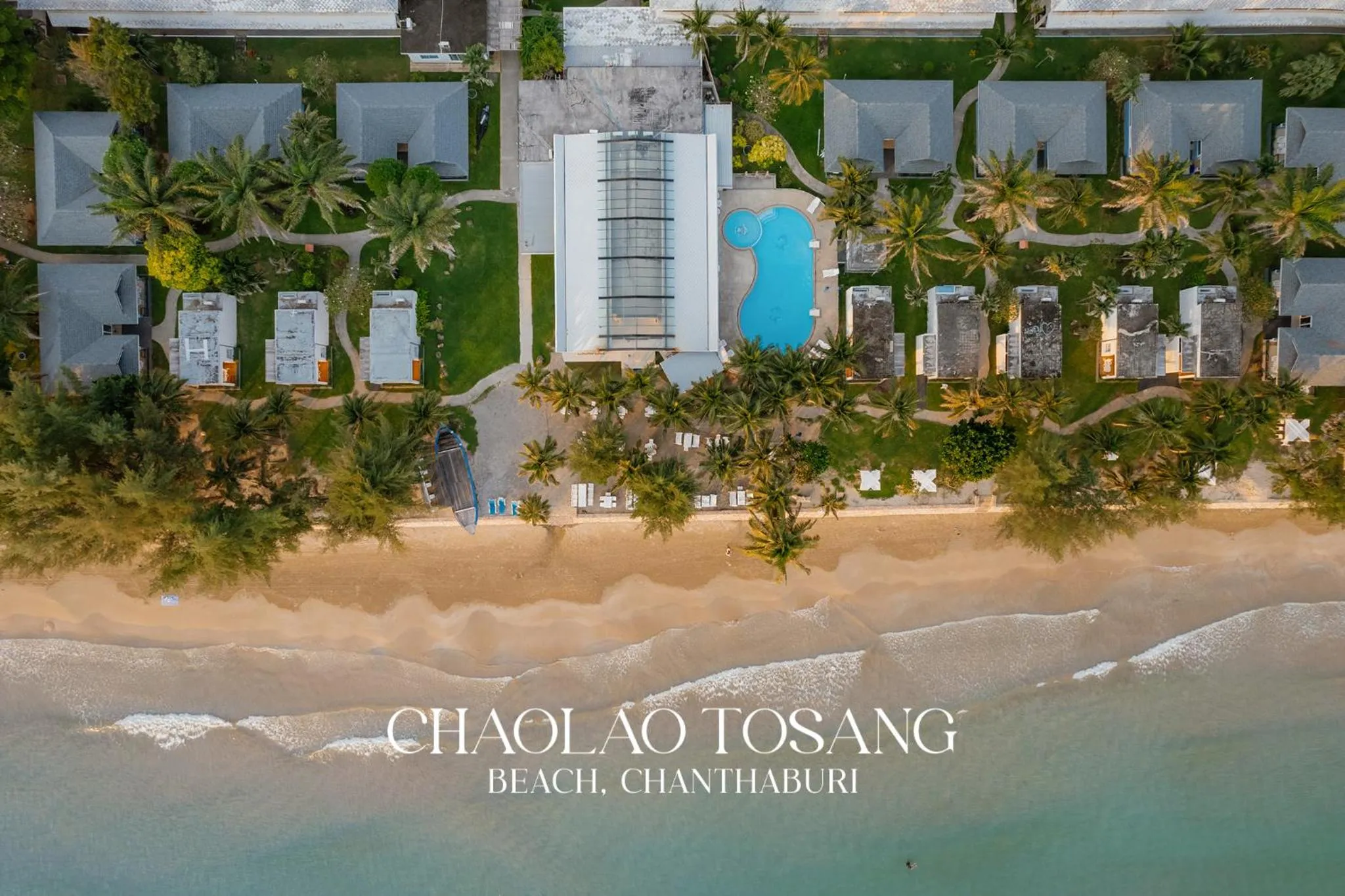 Swimming pool in Chaolao Tosang Beach Hotel
