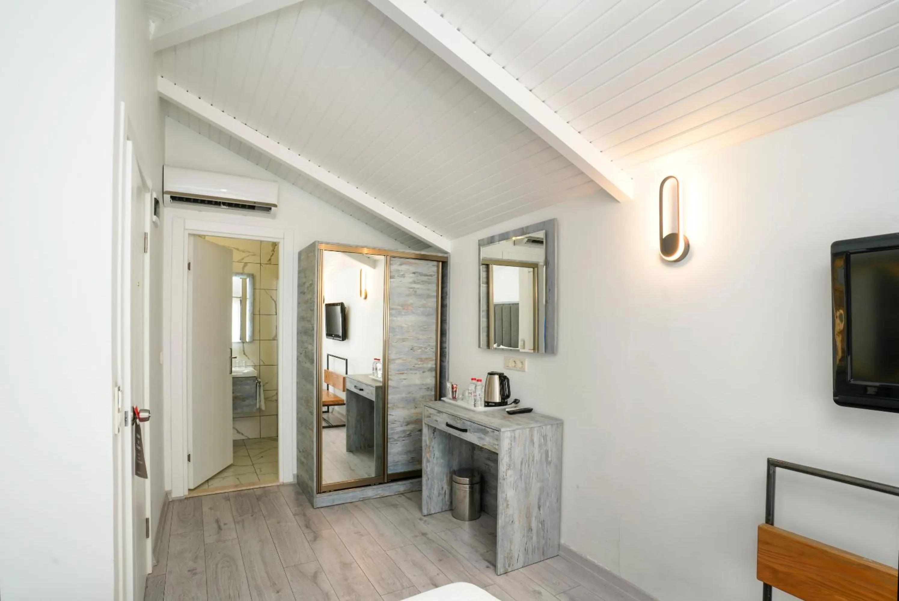 Shower in Faros Hotel Taksim-Special Category