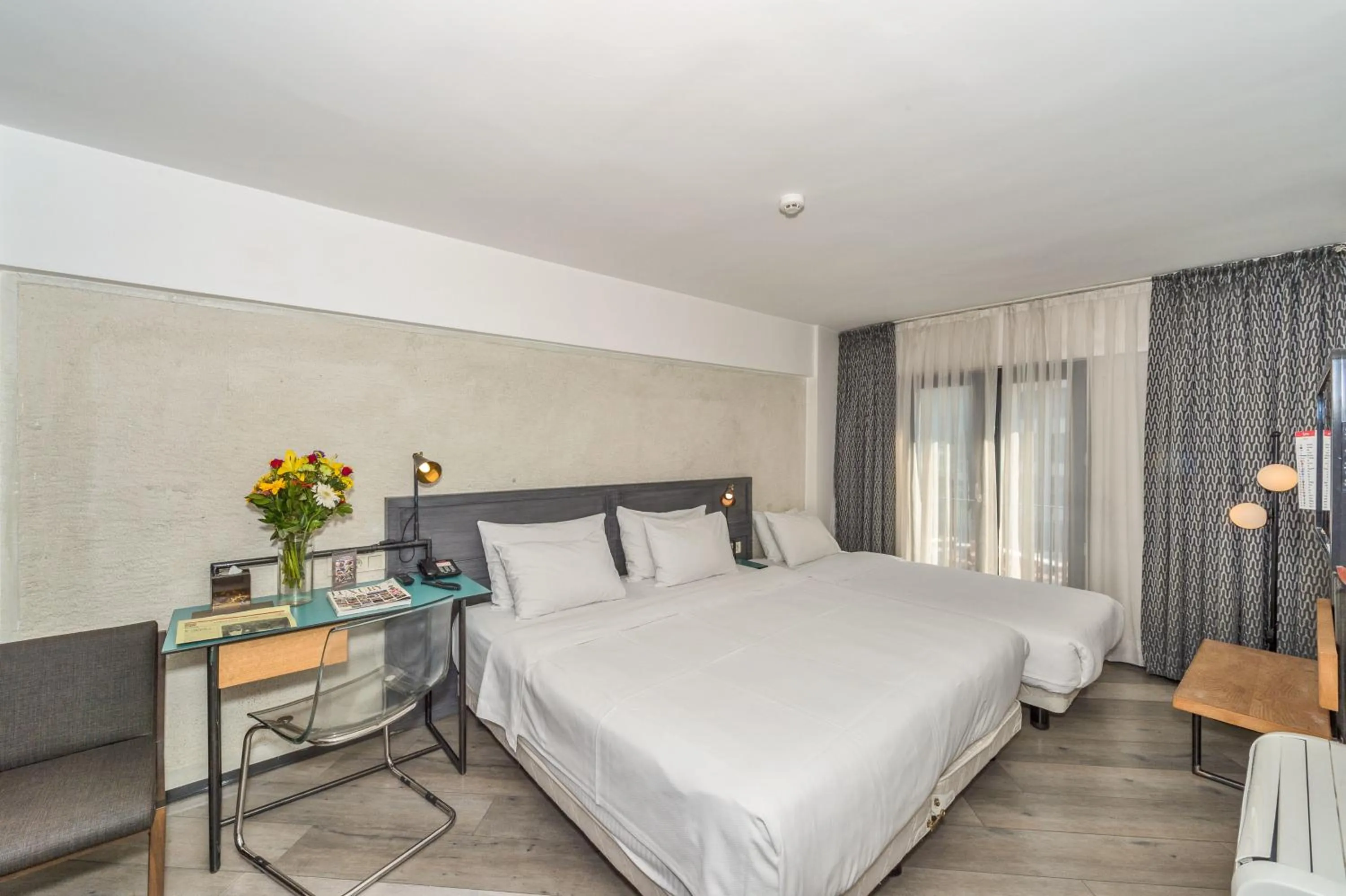 Photo of the whole room, Bed in Faros Hotel Taksim-Special Category