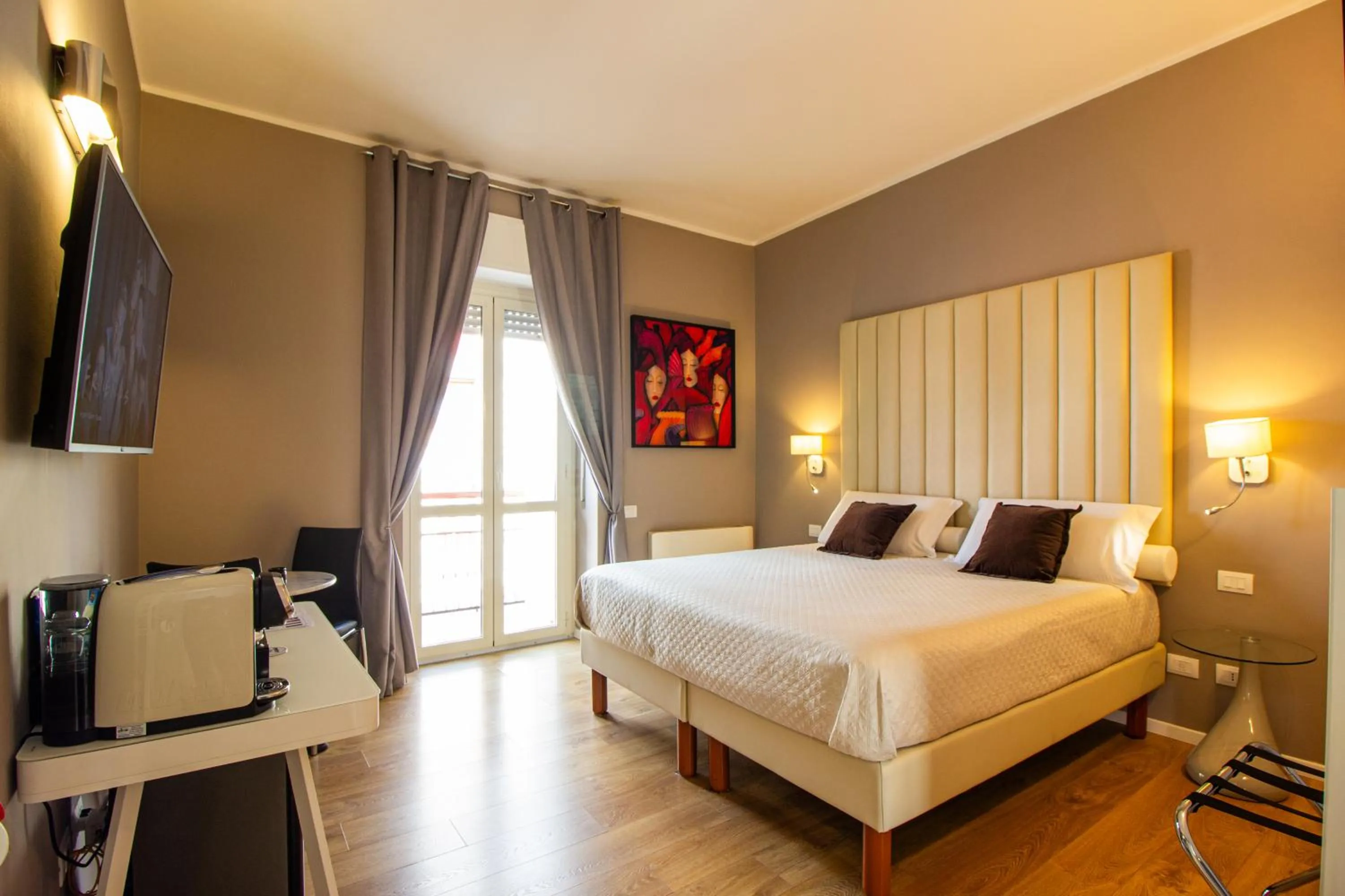 Photo of the whole room, Bed in Album Boutique Rooms