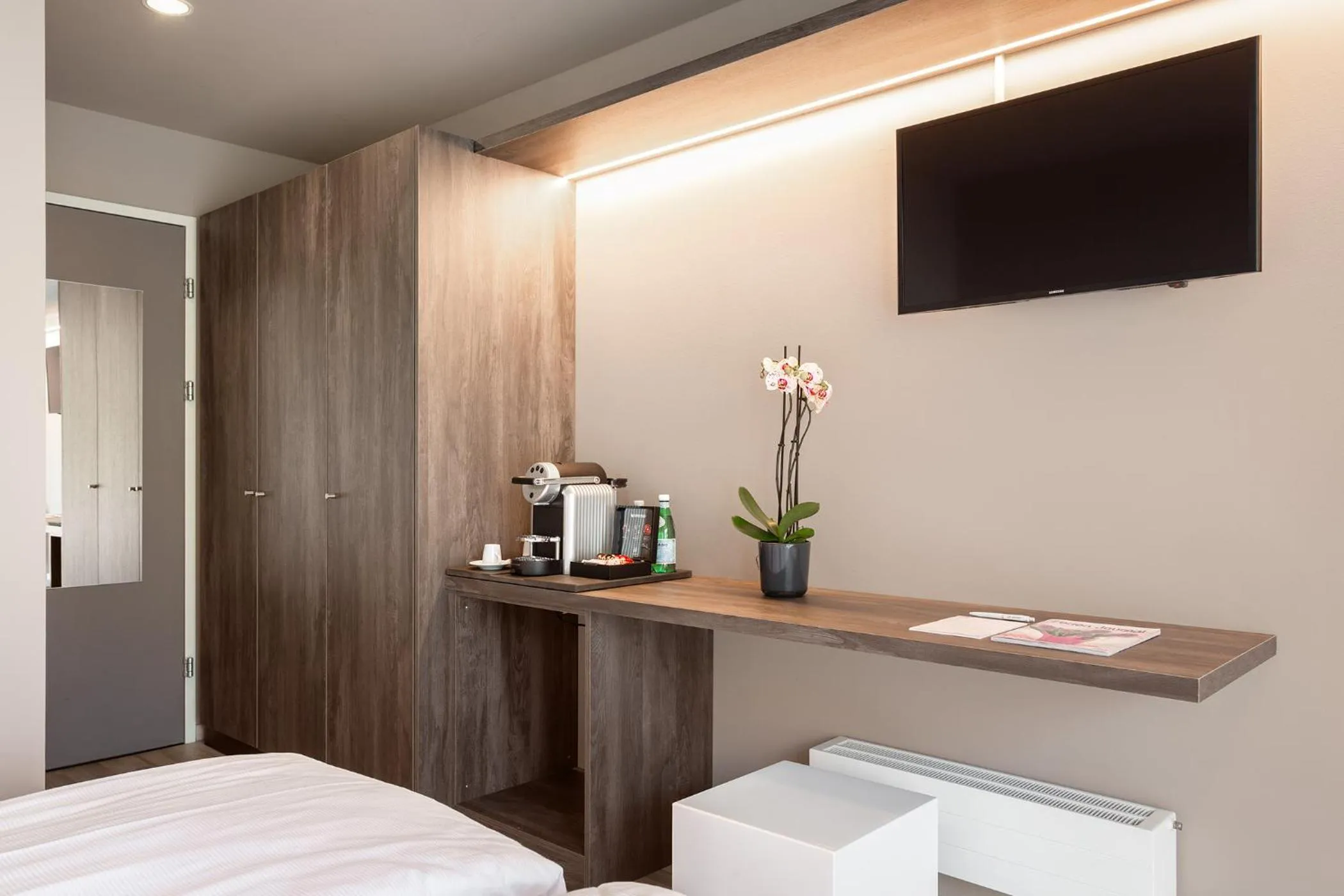 Bedroom, Bed in Jazz Hotel Ascona