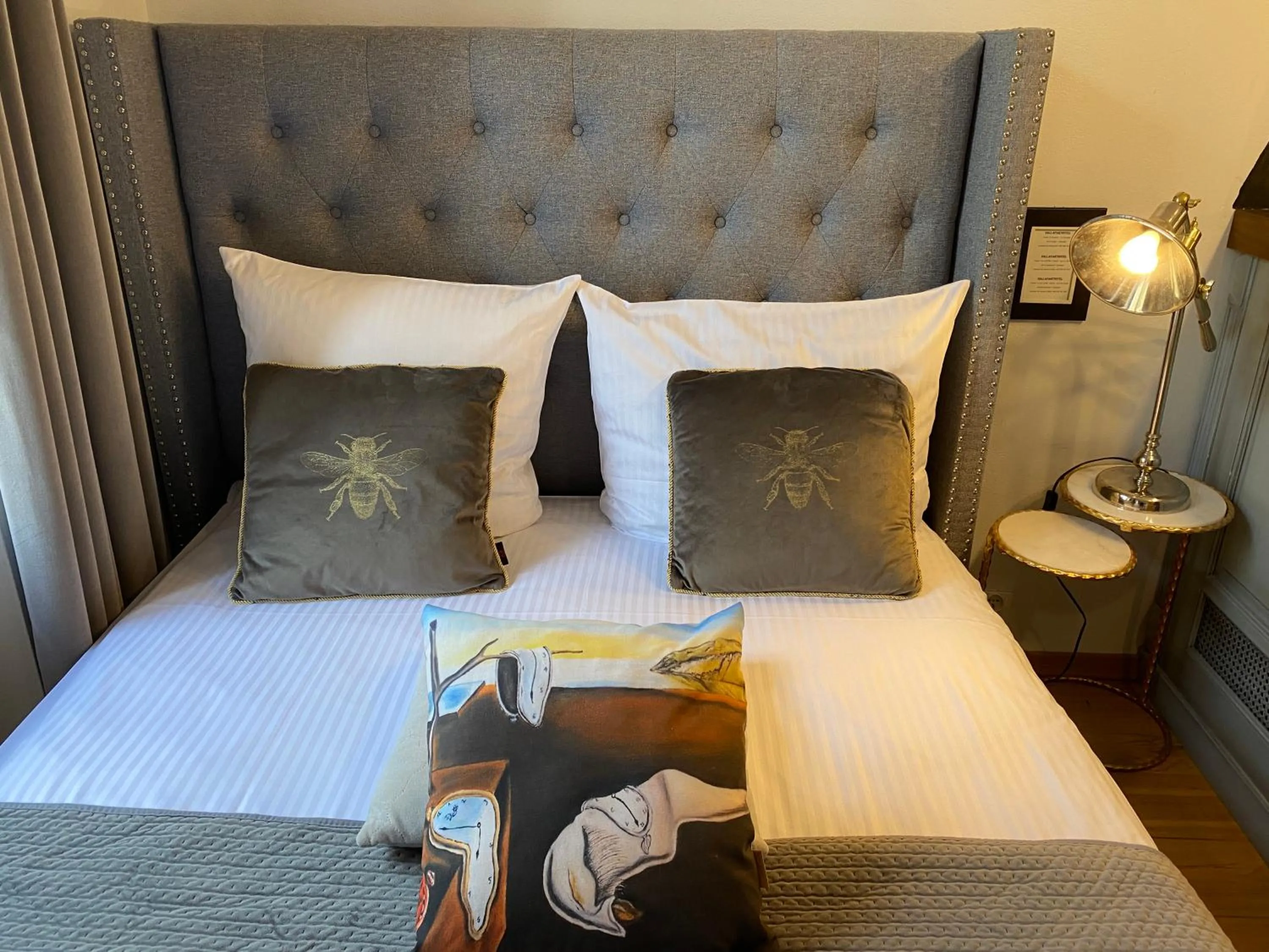 Bed in Dali ApartHOTEL