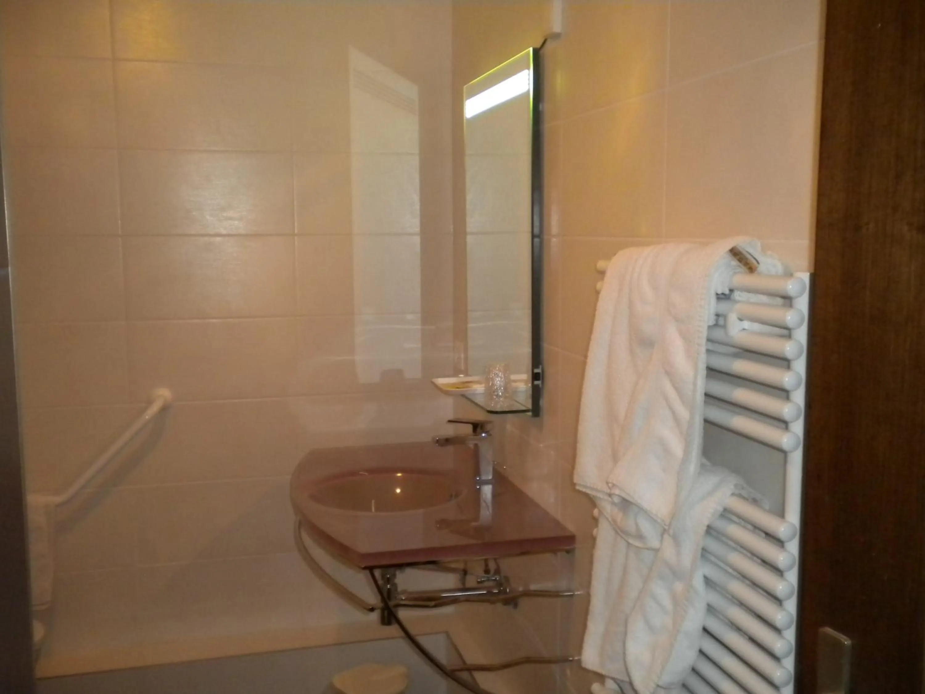 Bathroom in Hotel Restaurant A l'Ange