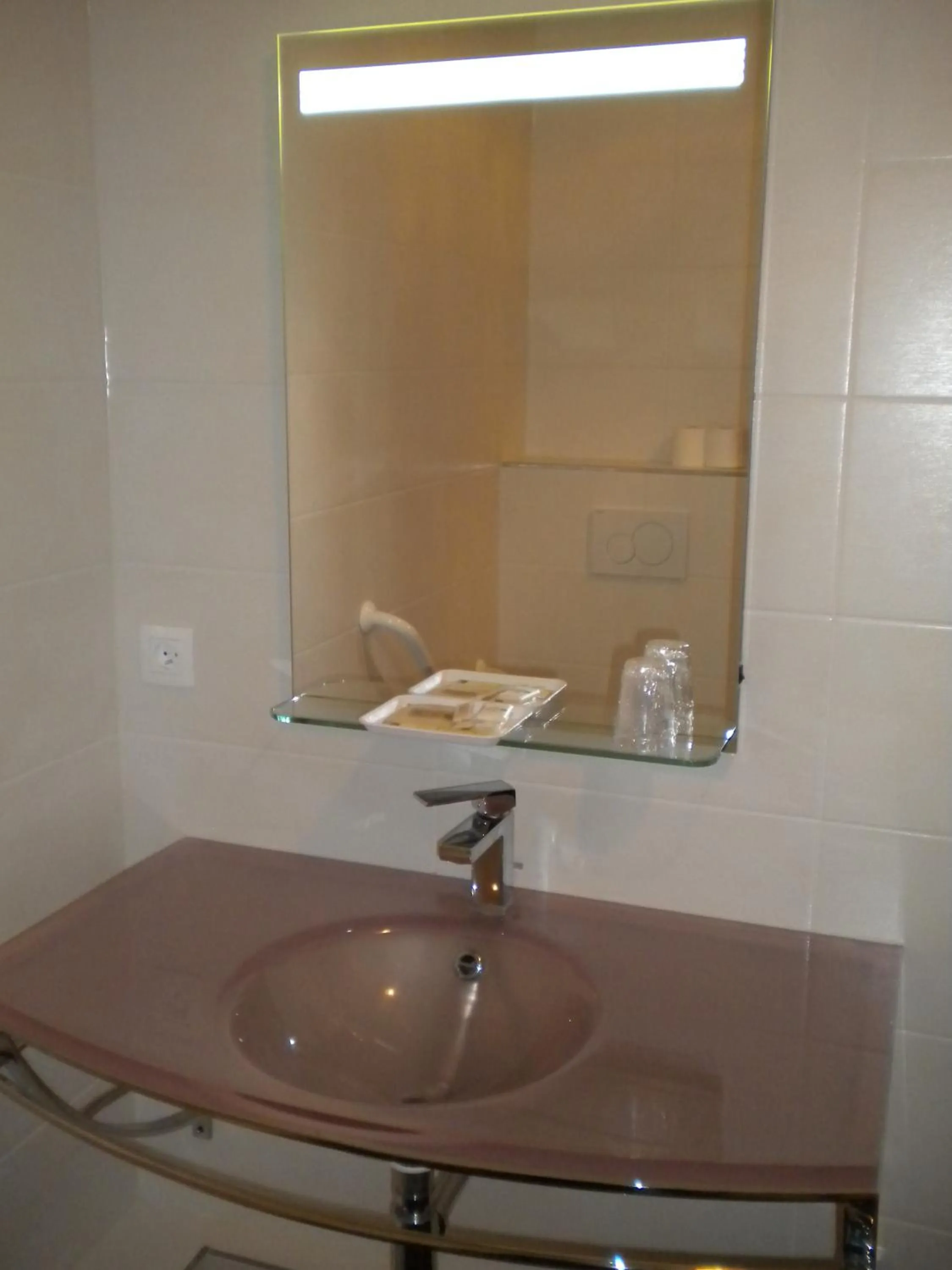 Bathroom in Hotel Restaurant A l'Ange