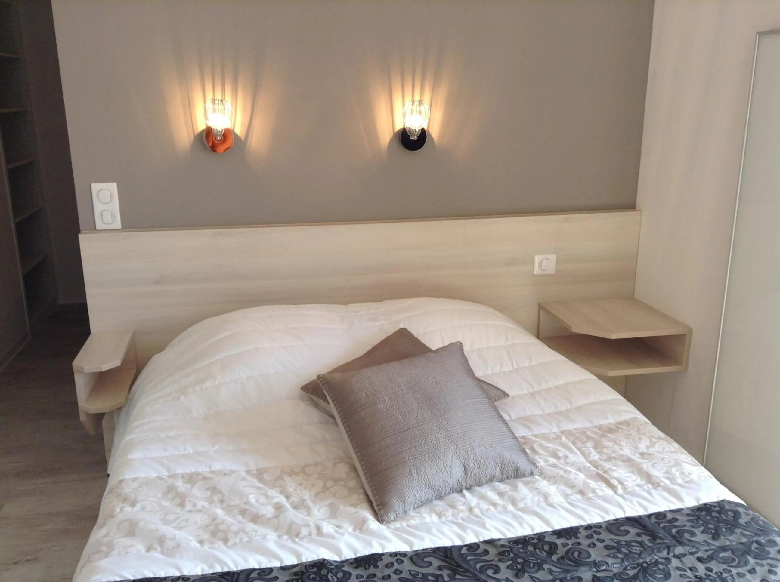 Bed in Hotel Restaurant A l'Ange