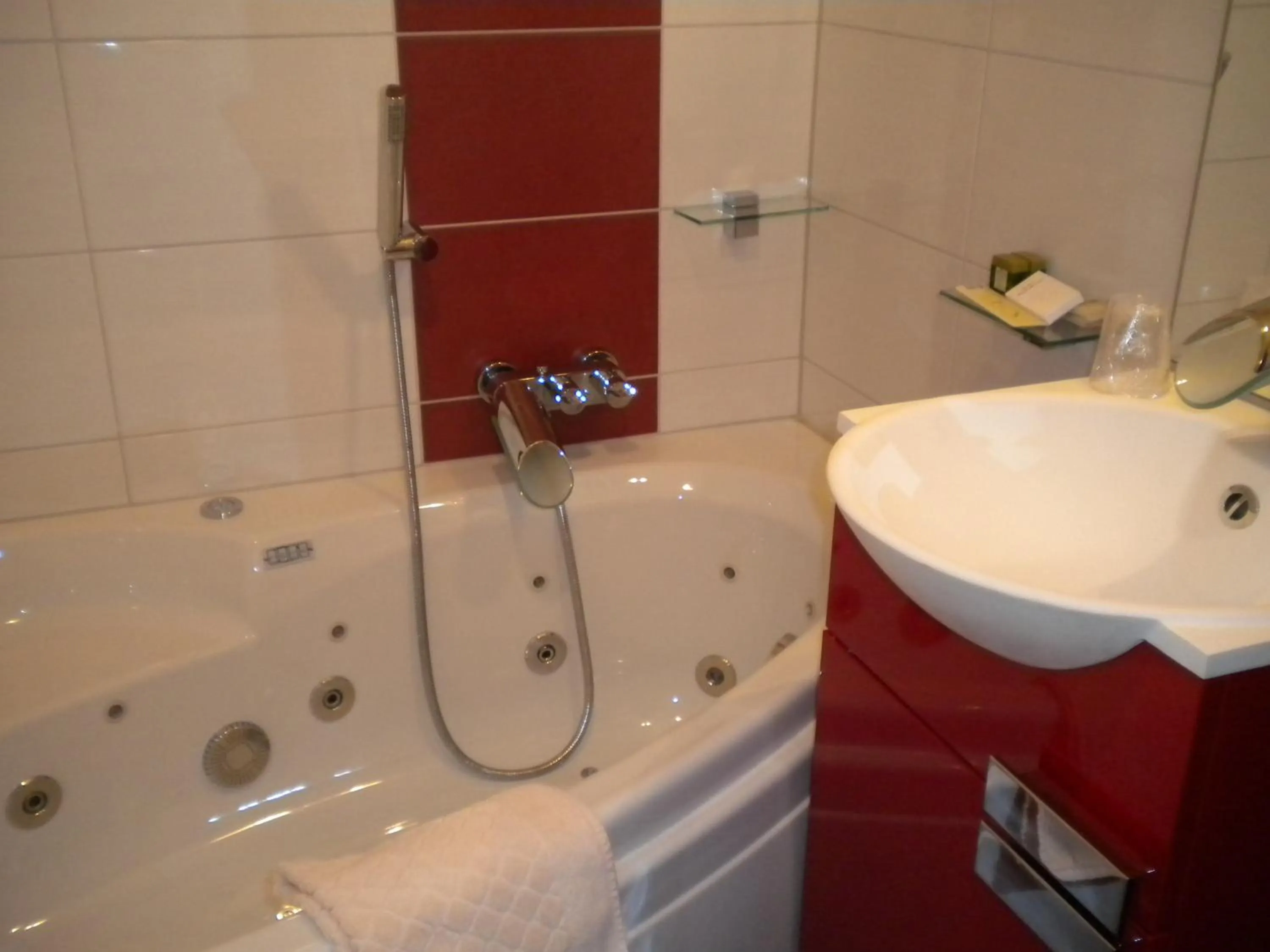 Bathroom in Hotel Restaurant A l'Ange