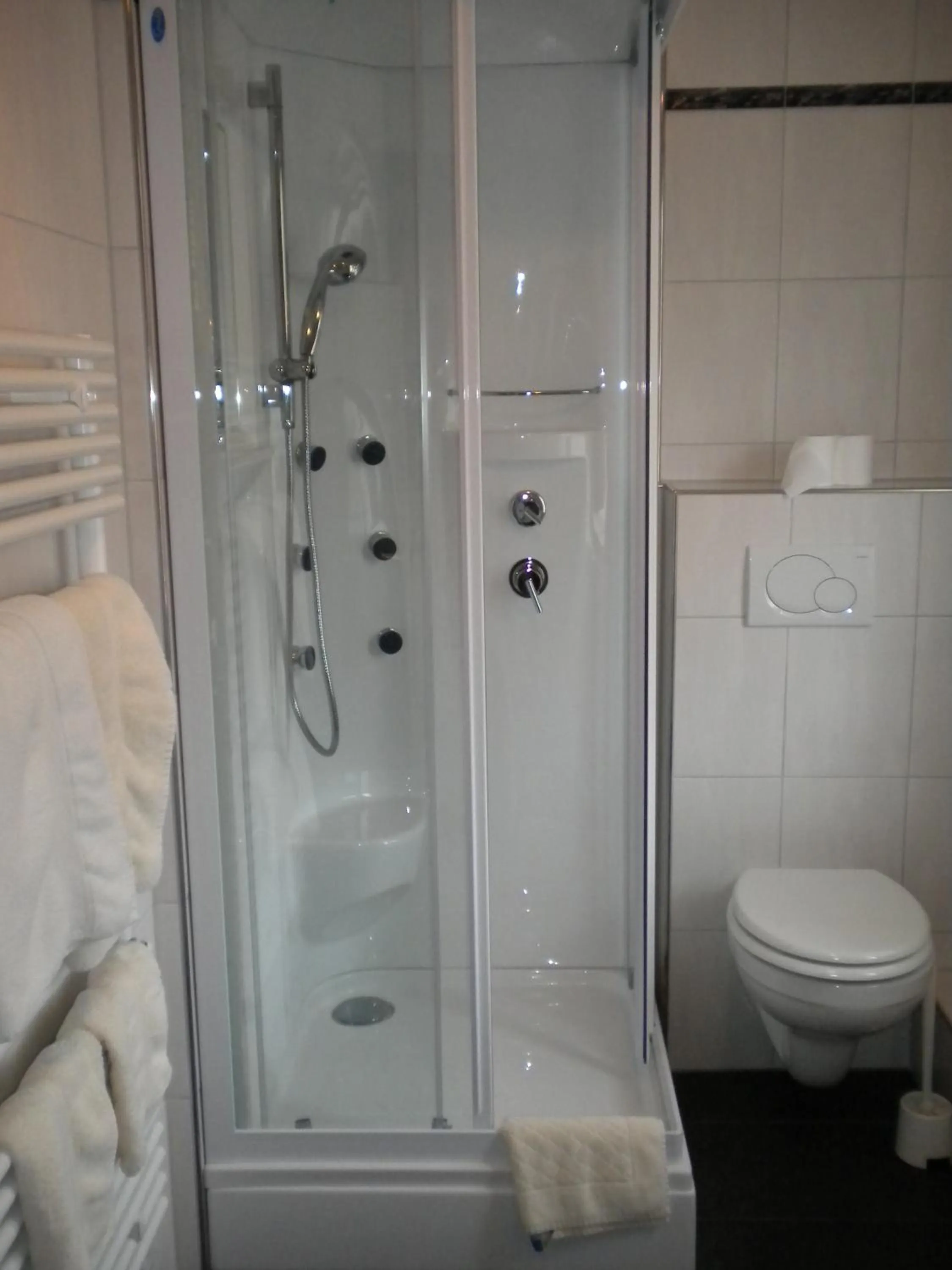 Bathroom in Hotel Restaurant A l'Ange