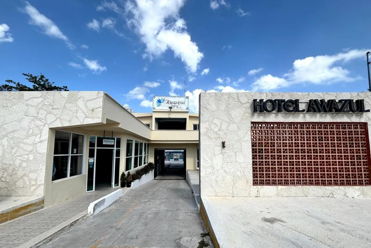 Property building in Hotel Awazul Bacalar