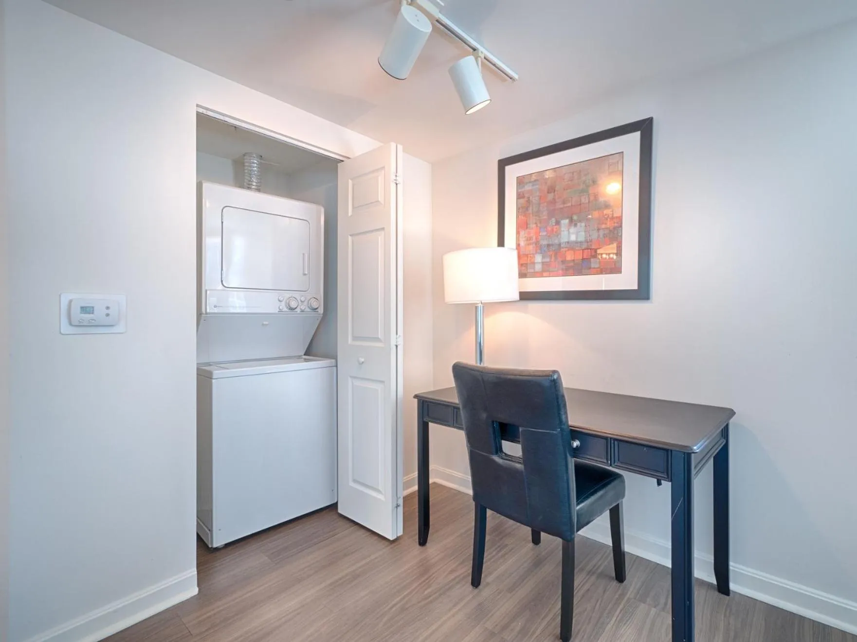 National at Ballston Place